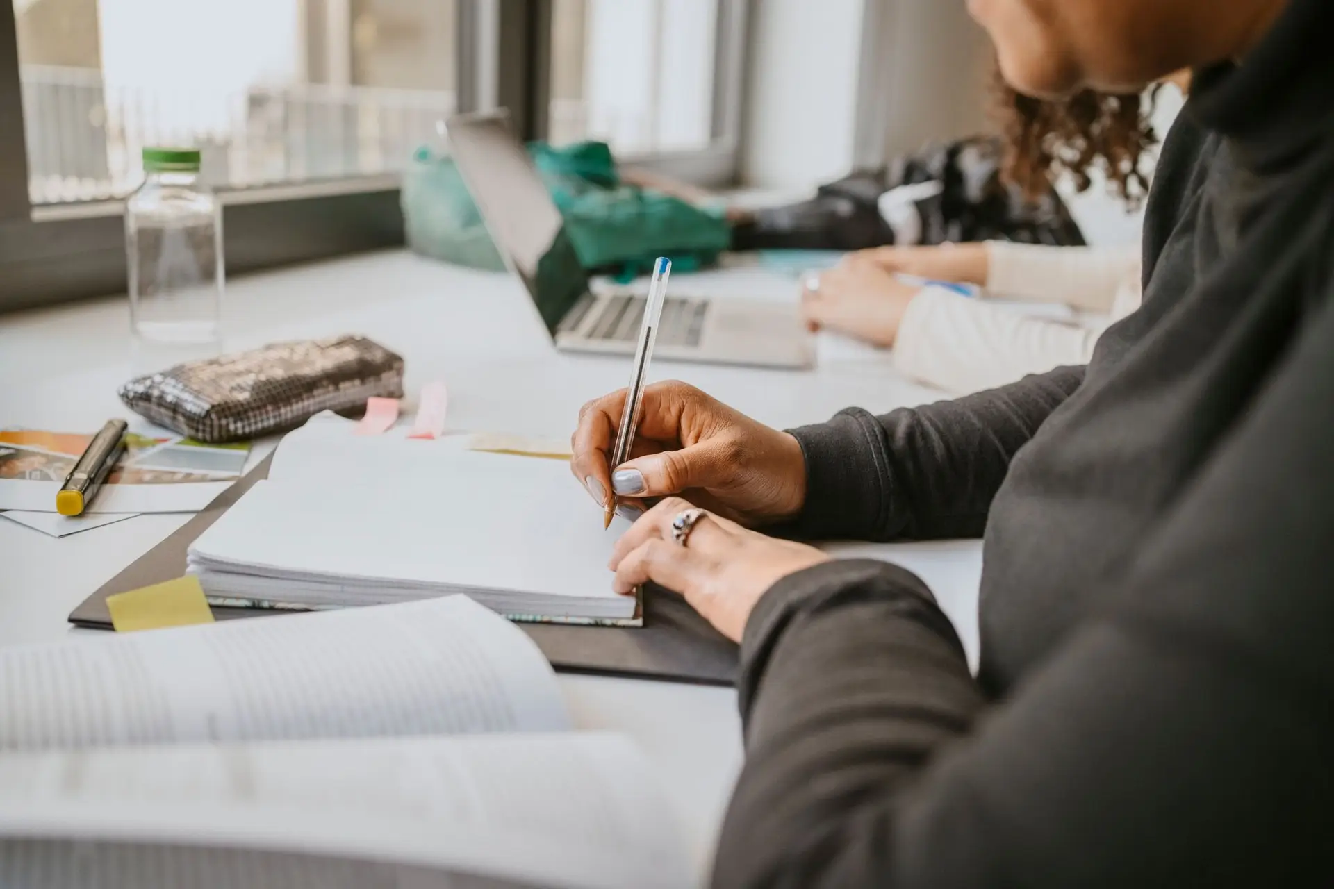 Los estudiantes se refieren al costo de estudiar en el superior para tener menos candidatos