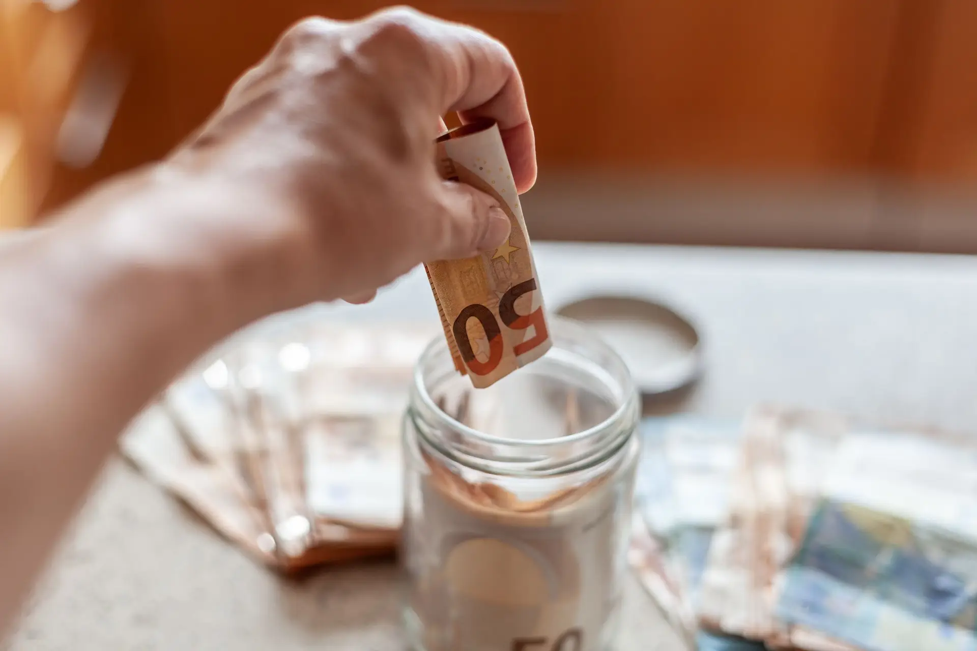 Estudo indica que poupar dinheiro ajuda a melhorar o sono