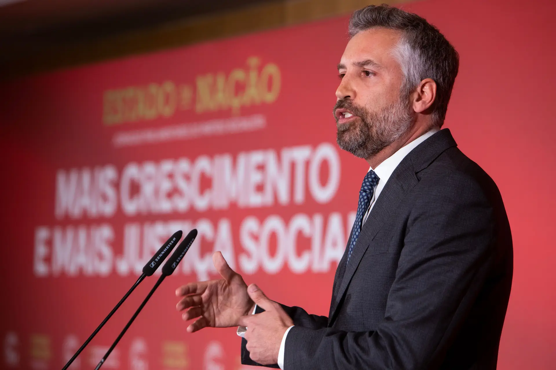 Suplemento para pensões: Pedro Nuno Santos acusa Rangel de "desonestidade política"
