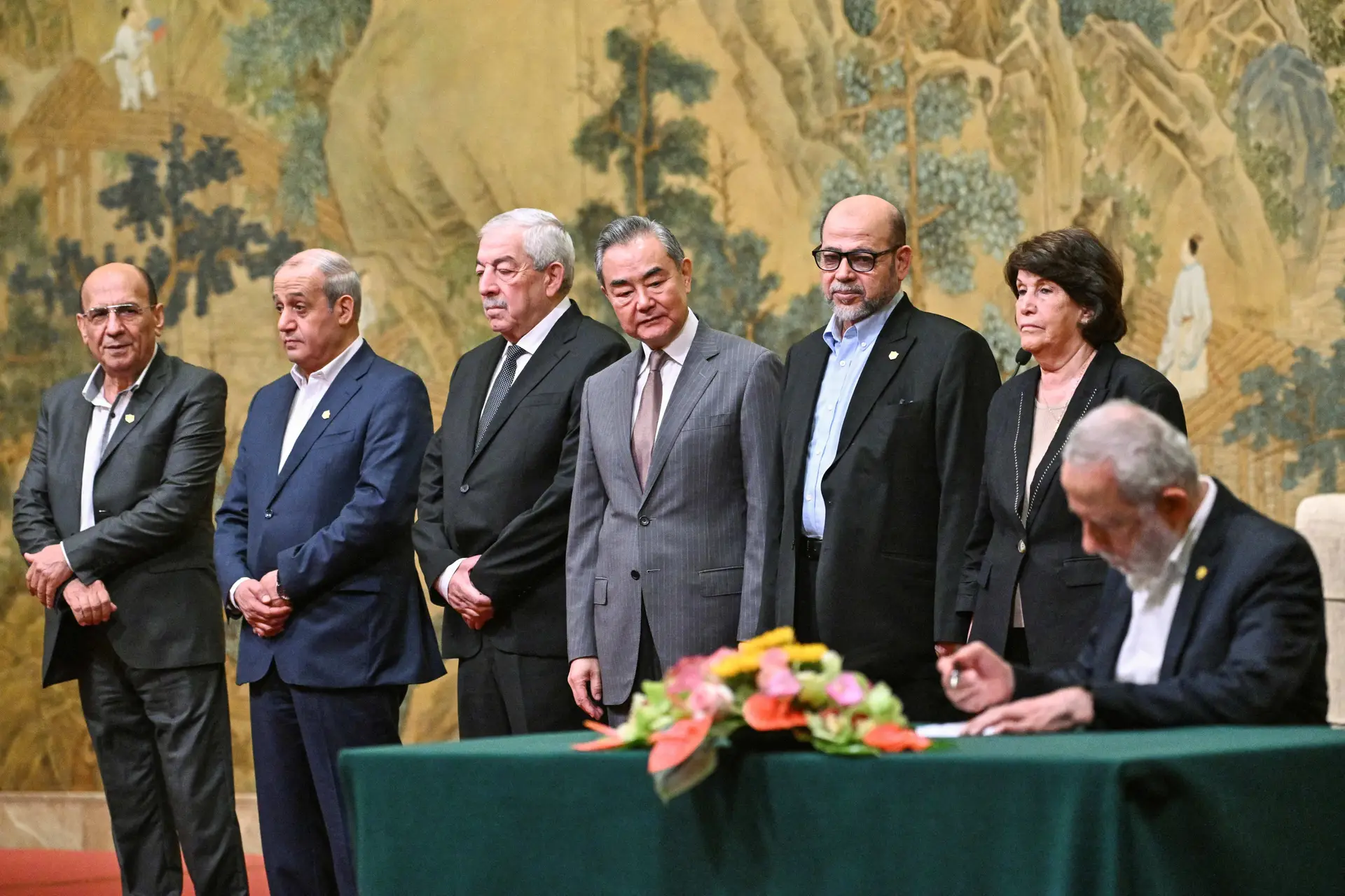 Momento da assinatura do acordo entre as várias fações palestinianas. 