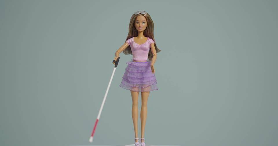 Há mais uma Barbie inclusiva - SIC Notícias