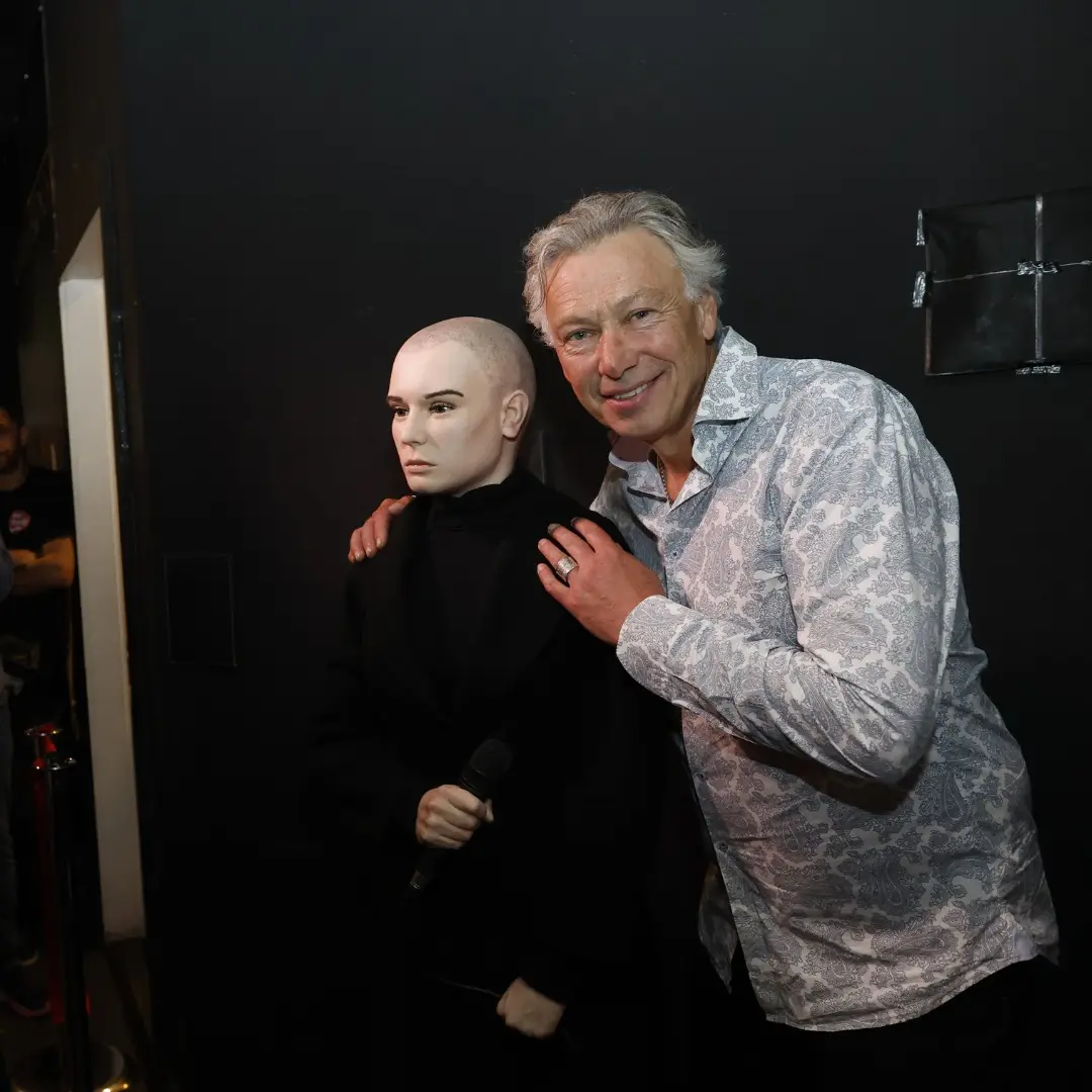 Figuera de cera de Sinead O'Connor exposta em Dublin.