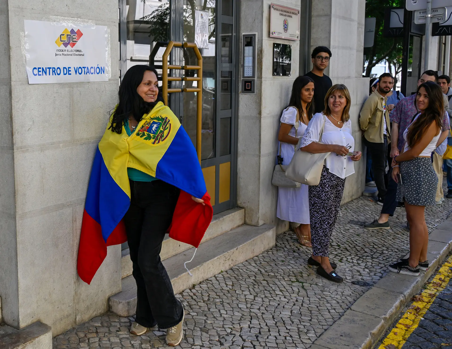 Venezuelanos votam no Consulado de Lisboa.