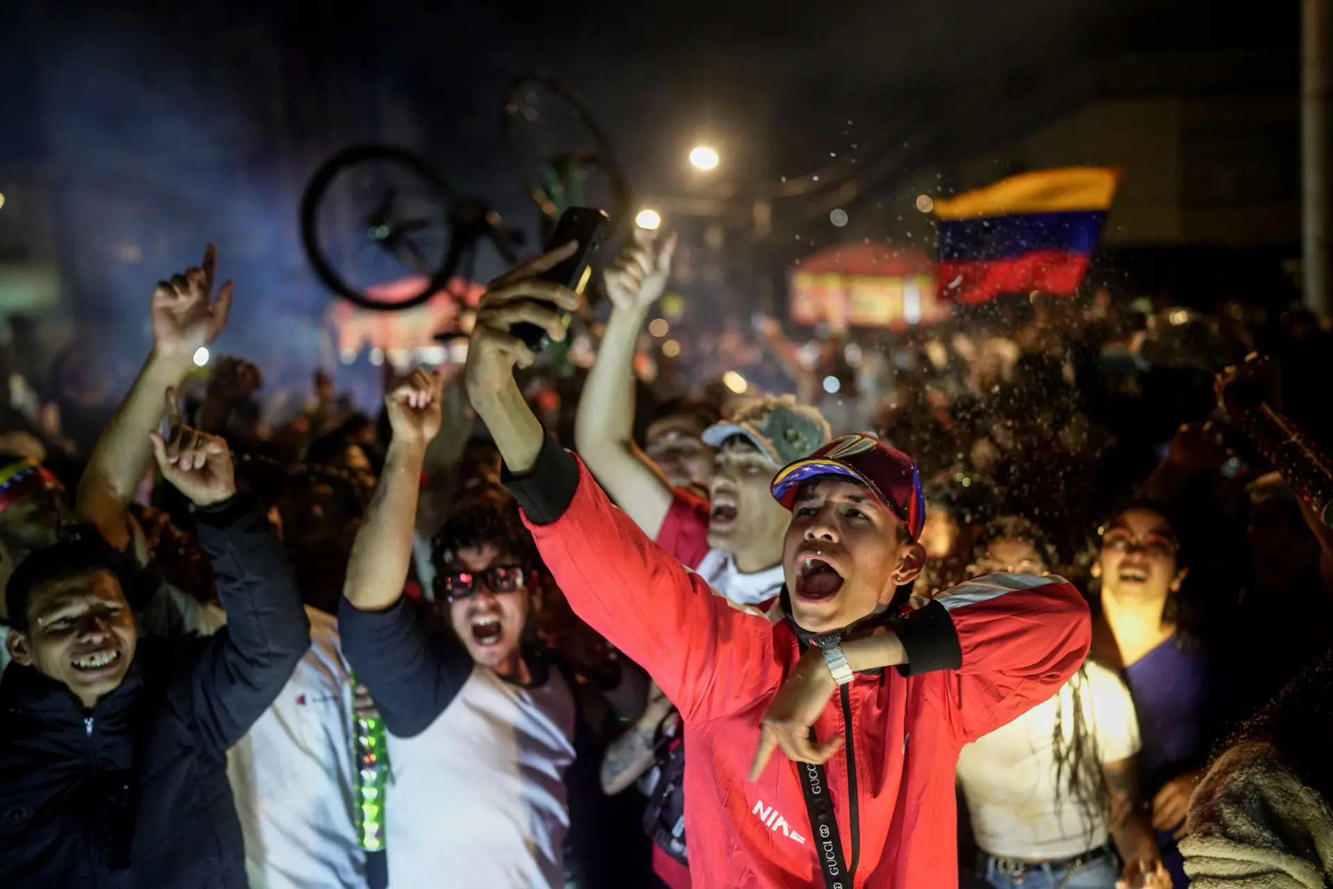 Oposição diz ter meios para provar "vitória esmagadora" sobre Maduro