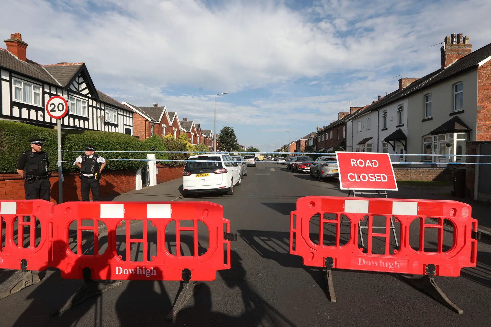 Duas crianças mortas e várias em estado crítico após ataque com faca em Inglaterra