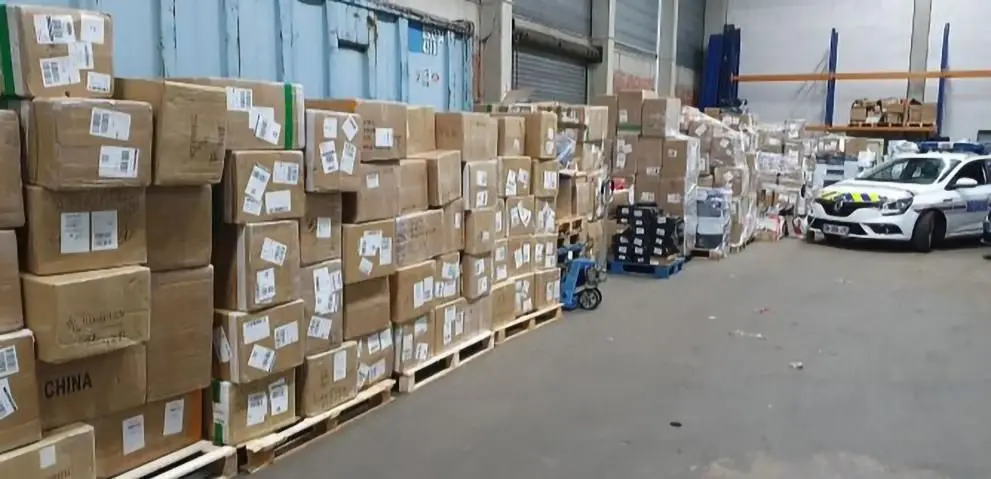Autoridade Tributária apreende milhares de artigos contrafeitos em operação internacional