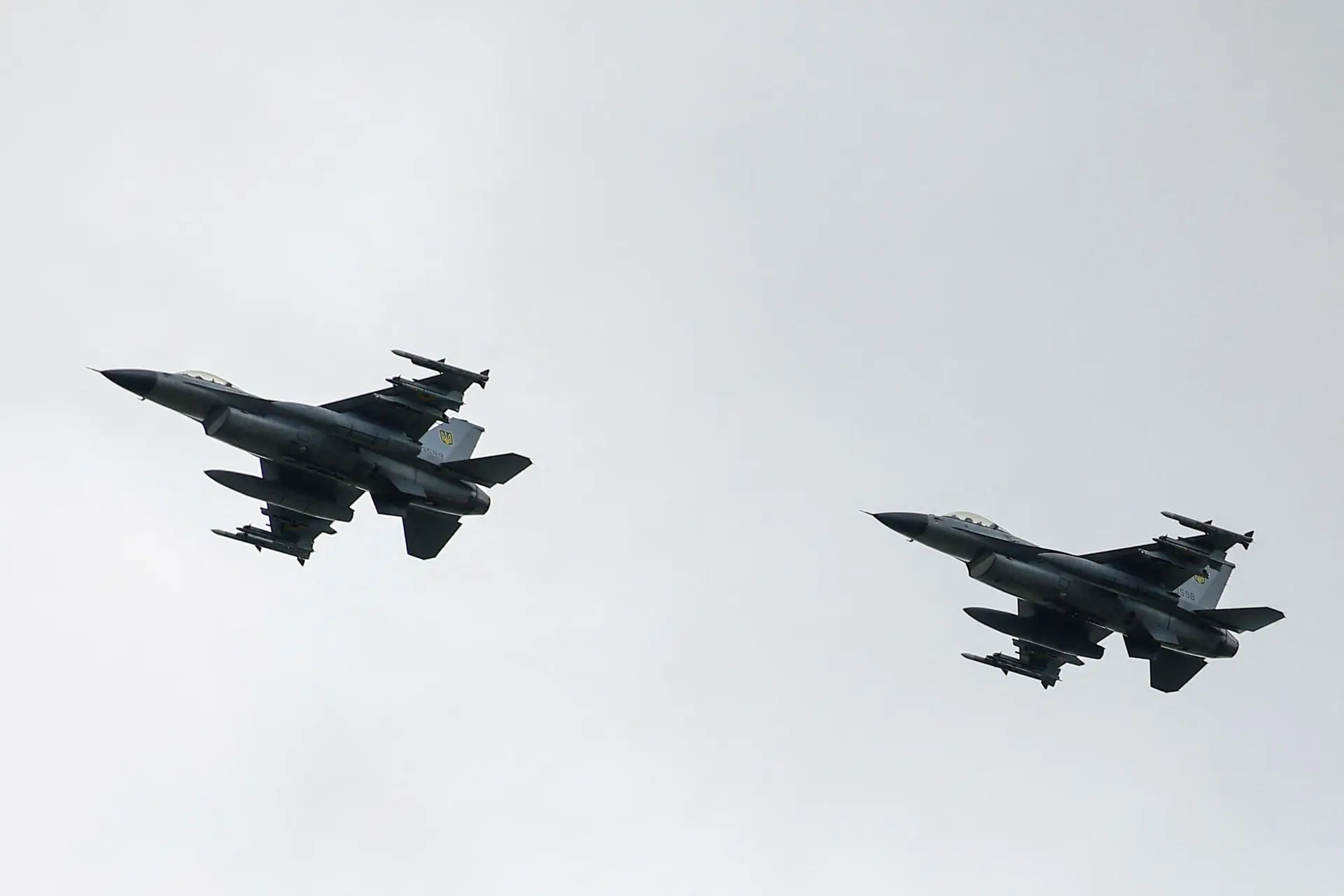 Ucrânia perde F-16 durante missão para travar ataque russo, piloto ejeta-se