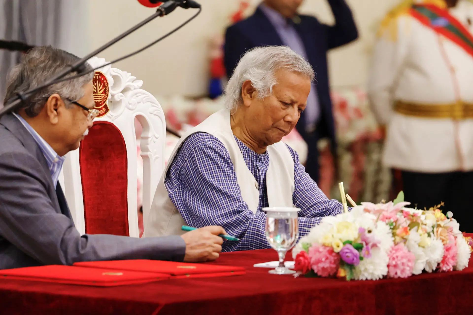 Muhammad Yunus já tomou posse do Governo interino do Bangladesh
