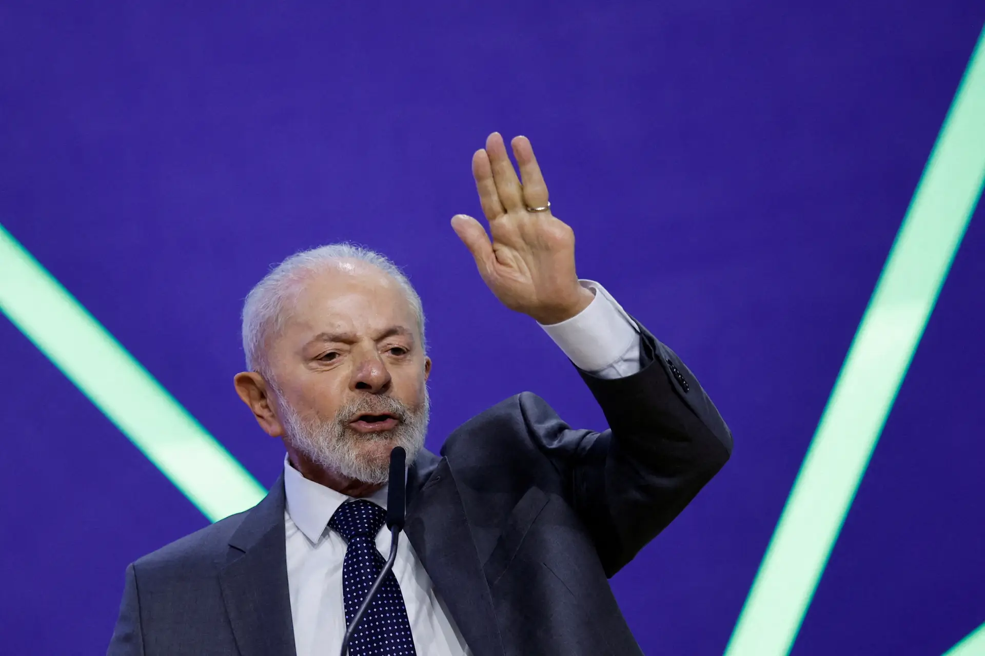 Lula da Silva declara três dias de luto pelas 61 vítimas da queda de avião em São Paulo