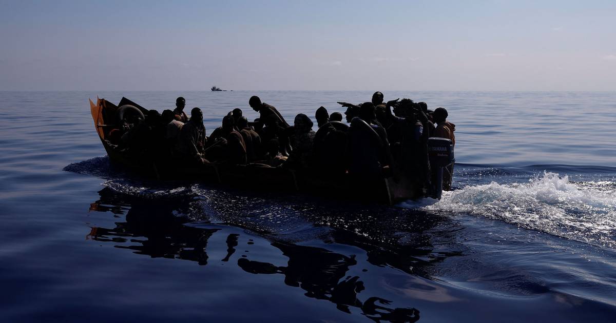 Três corpos recuperados e mais de 50 migrantes resgatados e levados para Lampedusa