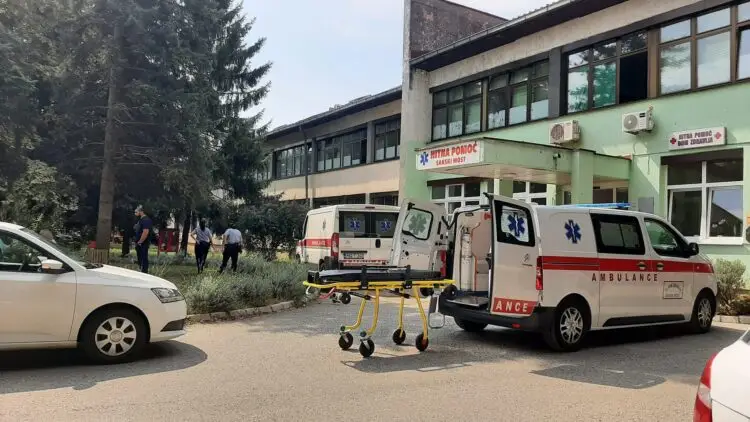 Homem abre fogo numa escola secundária na Bósnia, há vítimas