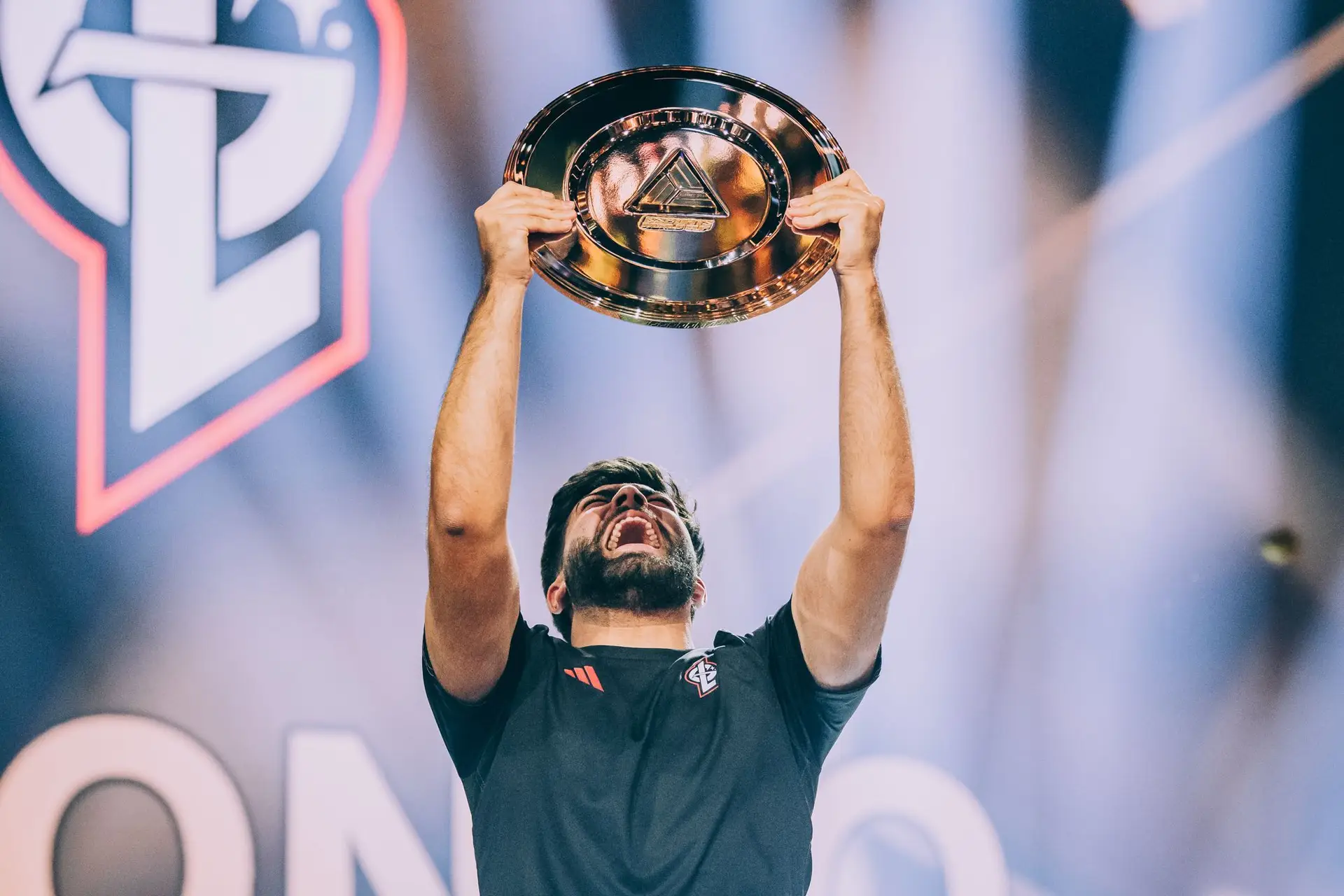 Campeão mundial de futebol virtual: “O Diogo Jota deu-me confiança e tranquilidade”