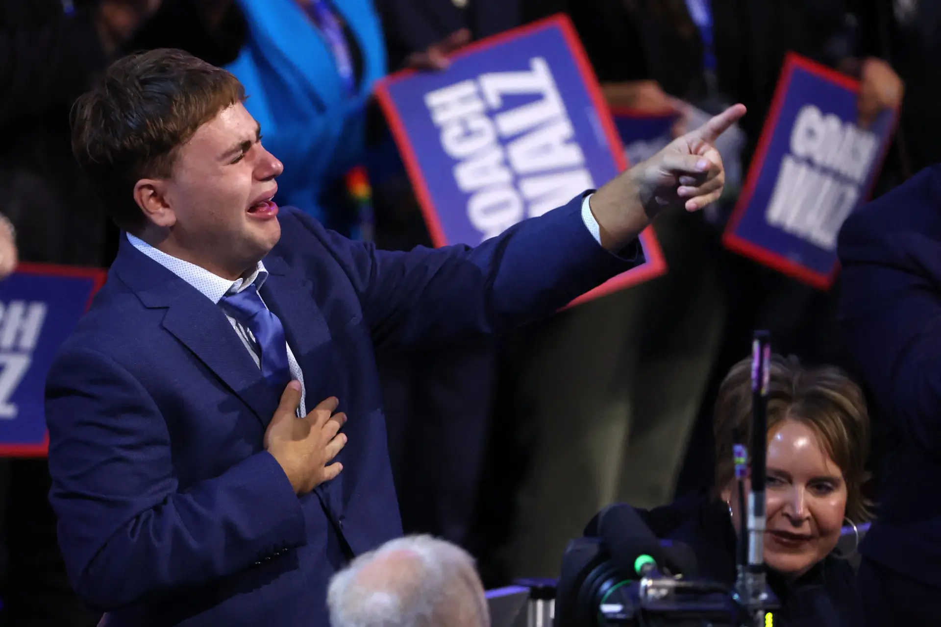 “É o meu pai”: quem é Gus, filho de Tim Walz que protagonizou momento emocionante na convenção democrata
 #ÚltimasNotícias #Portugal