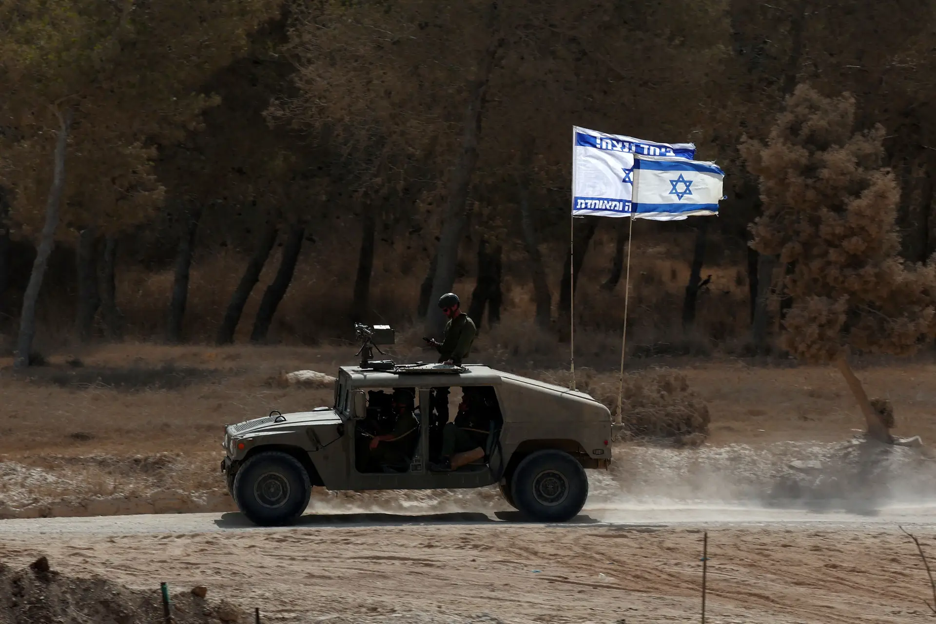 Israel ataca caravana de ajuda humanitária, ONG fala em cinco mortos 