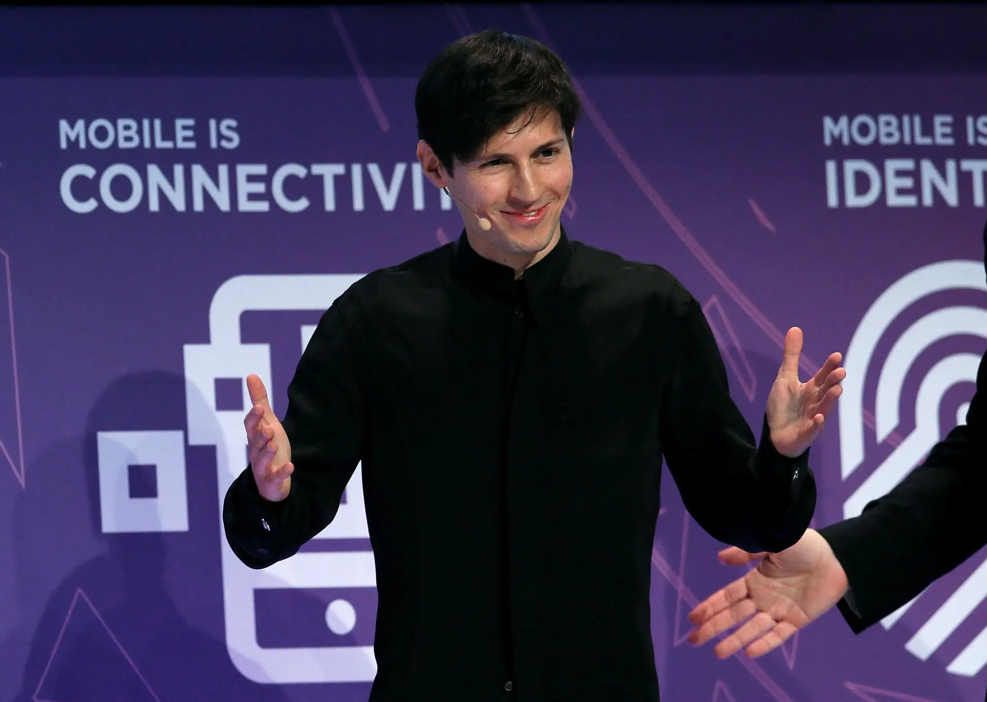CEO do Telegram sob investigação formal: Pavel Durov tem de pagar 5 milhões de euros e fica proibido de deixar França