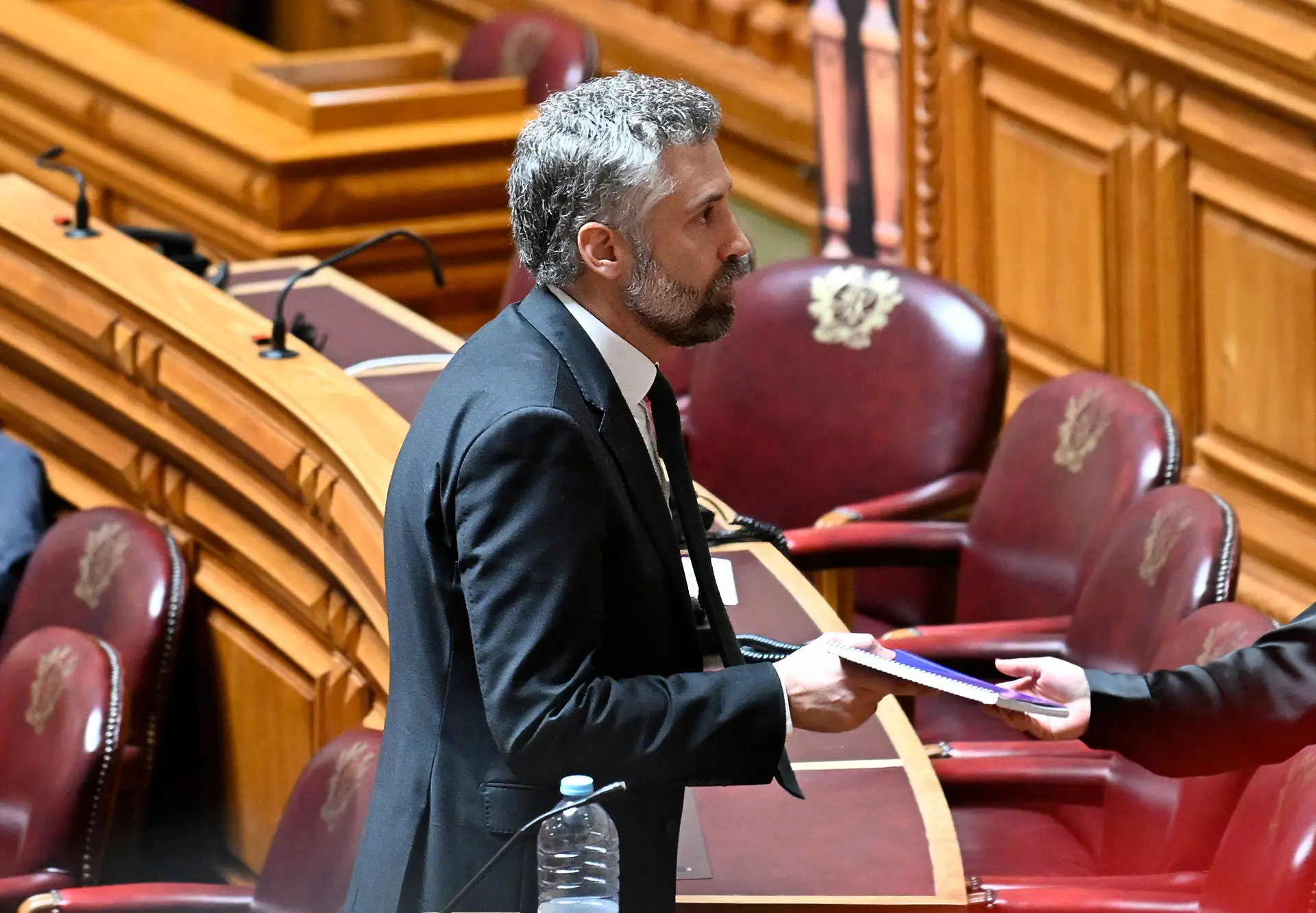 OE2025: PS volta a pedir ao Governo que cumpra "deveres de informação legal" para com o Parlamento