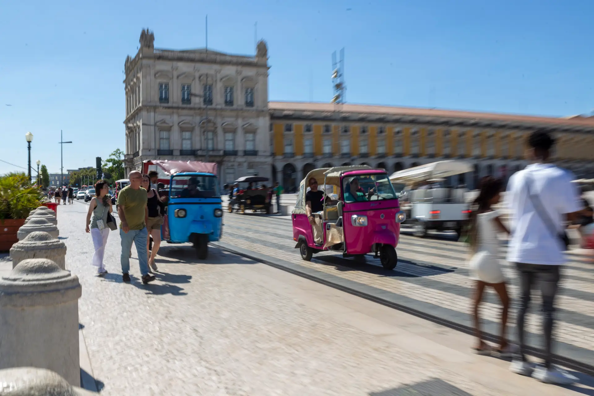 Este domingo vai poder andar de tuk-tuk de forma gratuita em Lisboa
  #ÚltimasNotícias #lisboa