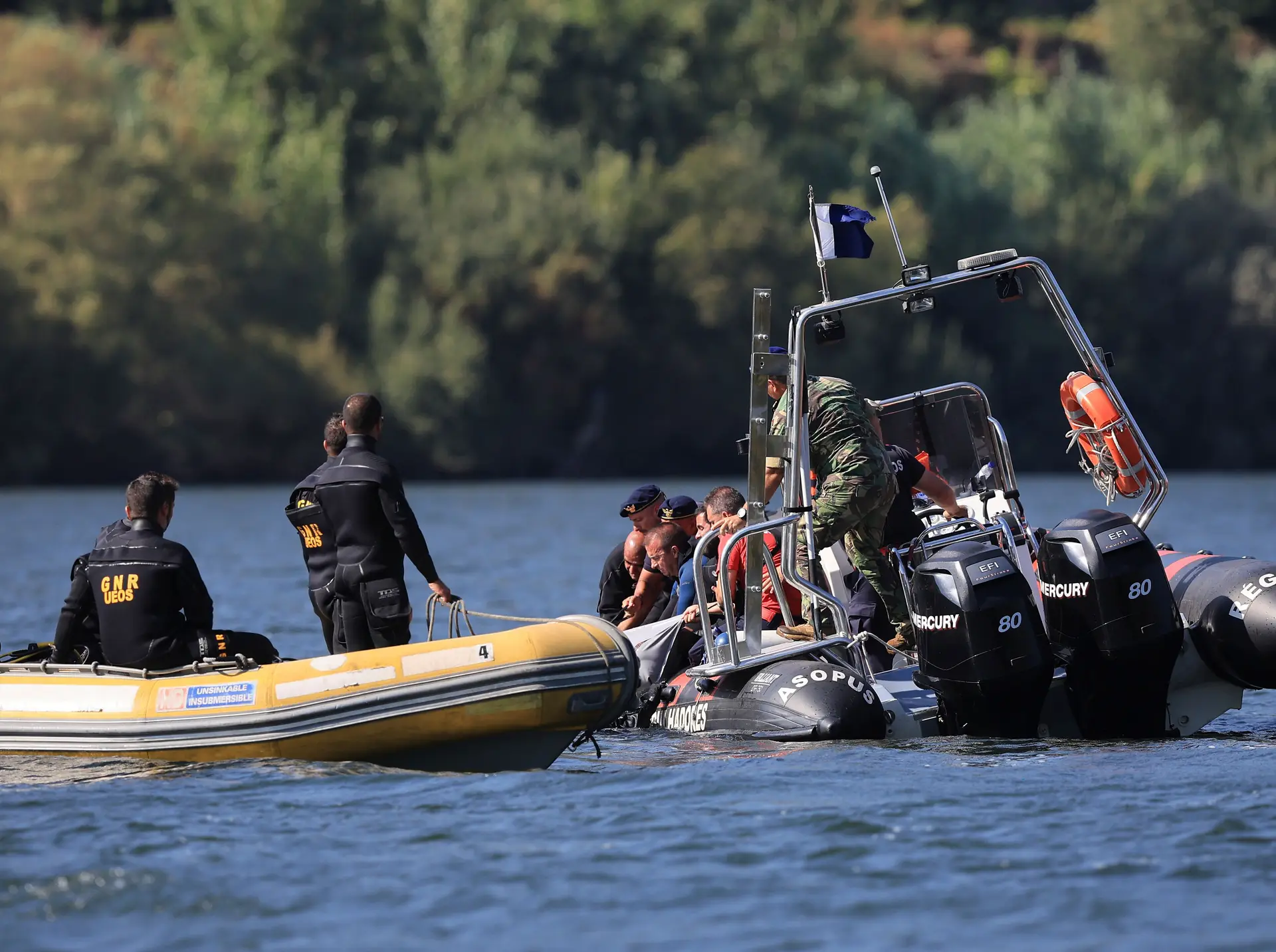 Militares da GNR que morreram na queda de helicóptero no Douro terão honras fúnebres