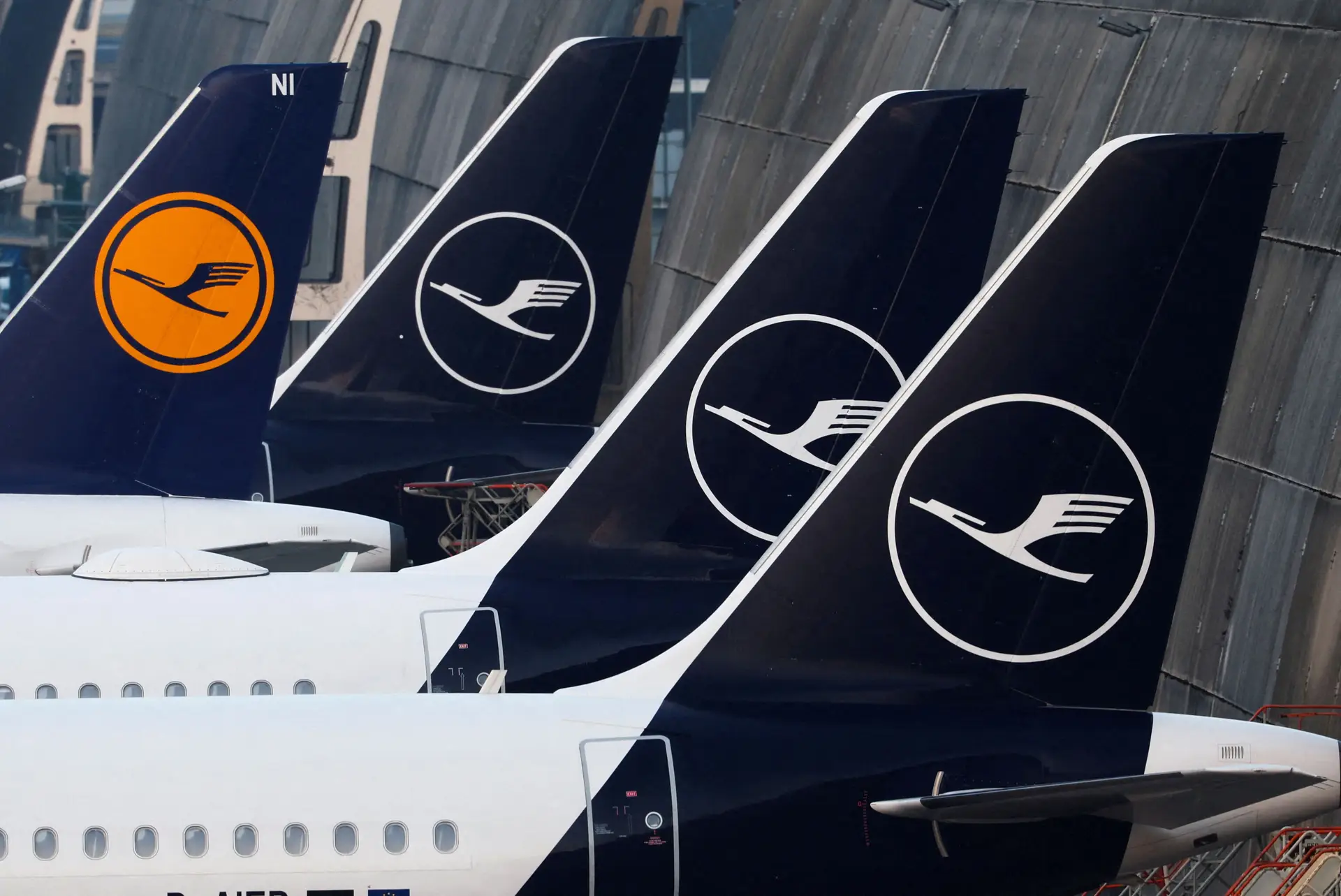 Ligações aéreas afetadas por escalada de tensão entre Índia e Paquistão