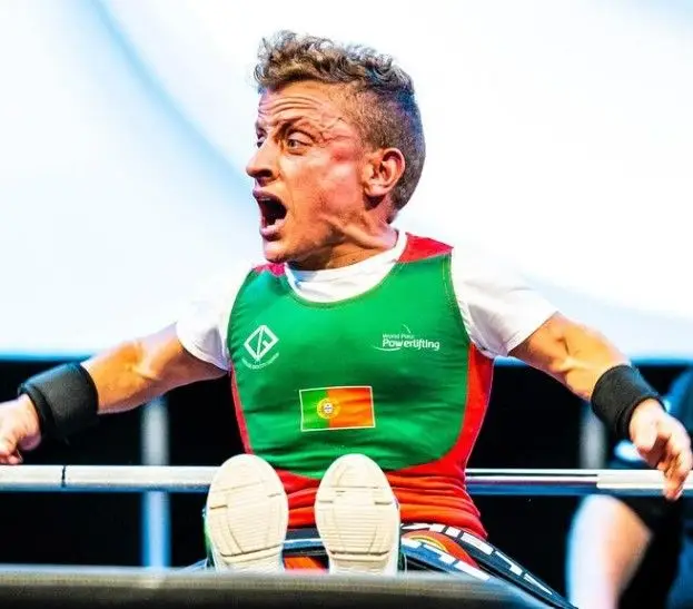 Simone Fragoso, que representou a natação portuguesa em três edições dos Jogos Paralímpicos (2008, 2012 e 2016), vai apadrinhar a estreia de Portugal no powerlifting