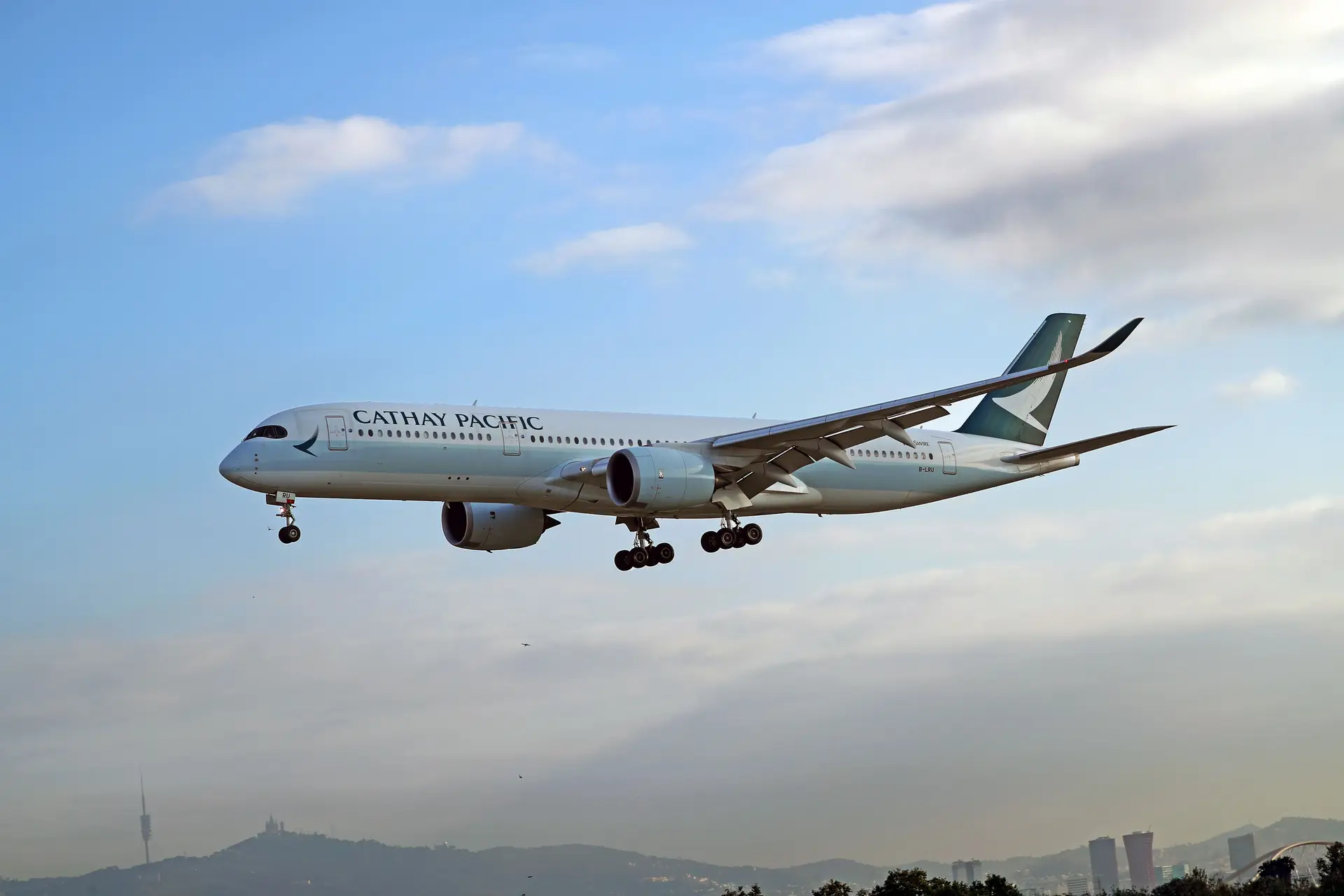 Após falha em Airbus A350, Cathay Pacific descobre que mais 15 aviões precisam de peças de motor substituídas
