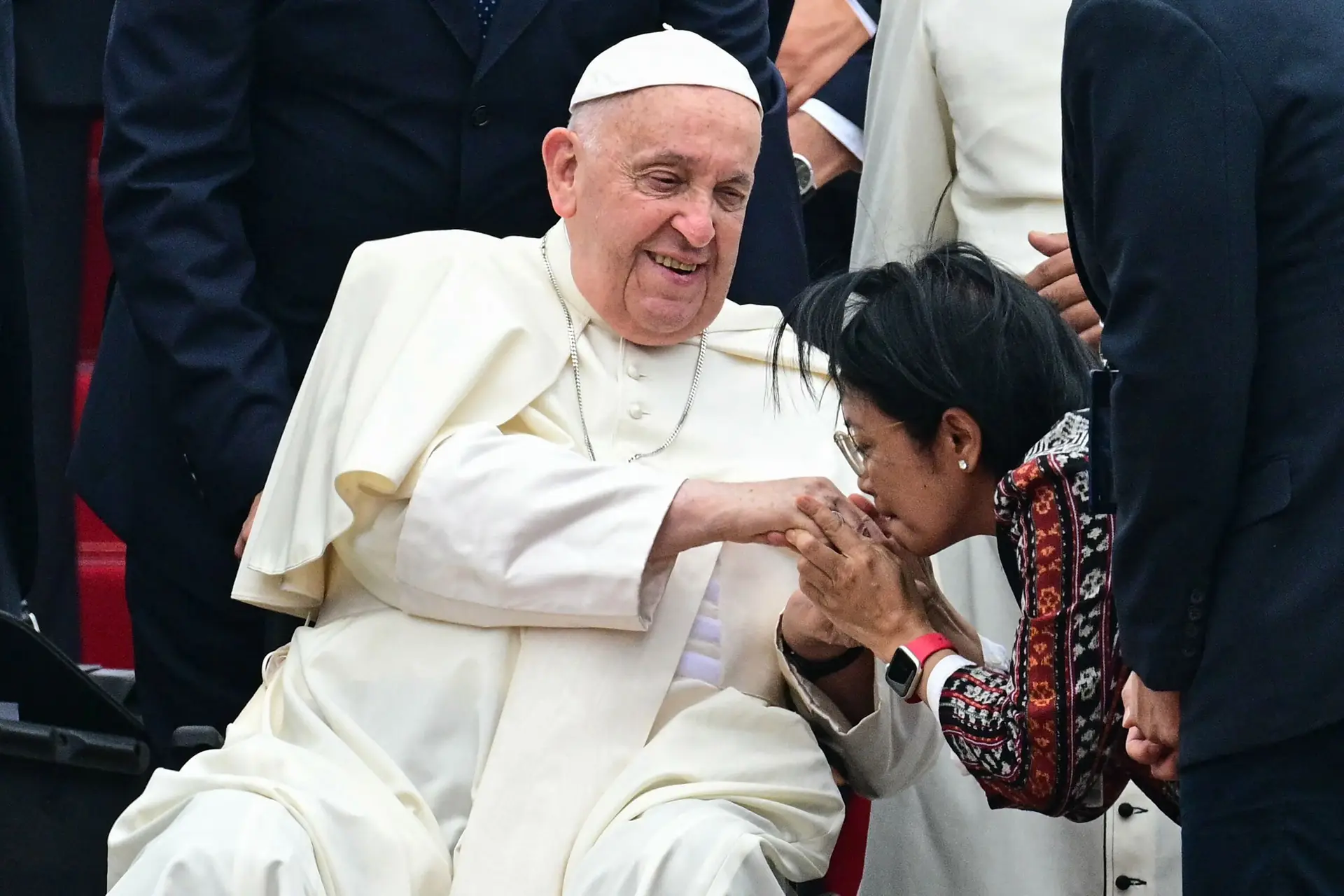 Papa Francisco já chegou à Indonésia, país com mais muçulmanos do mundo