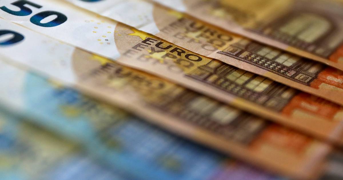 Governo volta a reunir-se com sindicatos para discutir aumentos salariais