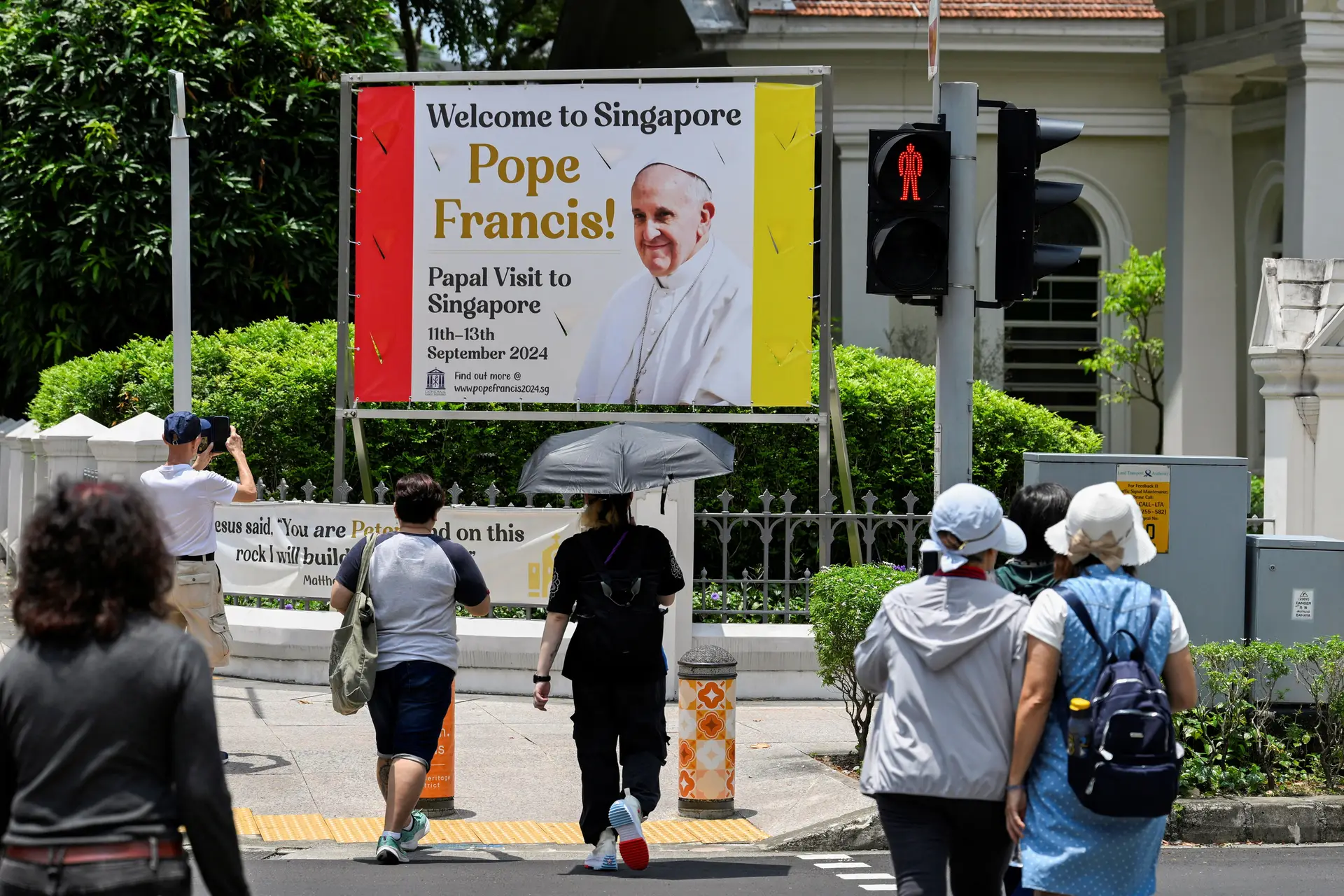Papa chega a Singapura para última etapa da maior viagem do pontificado