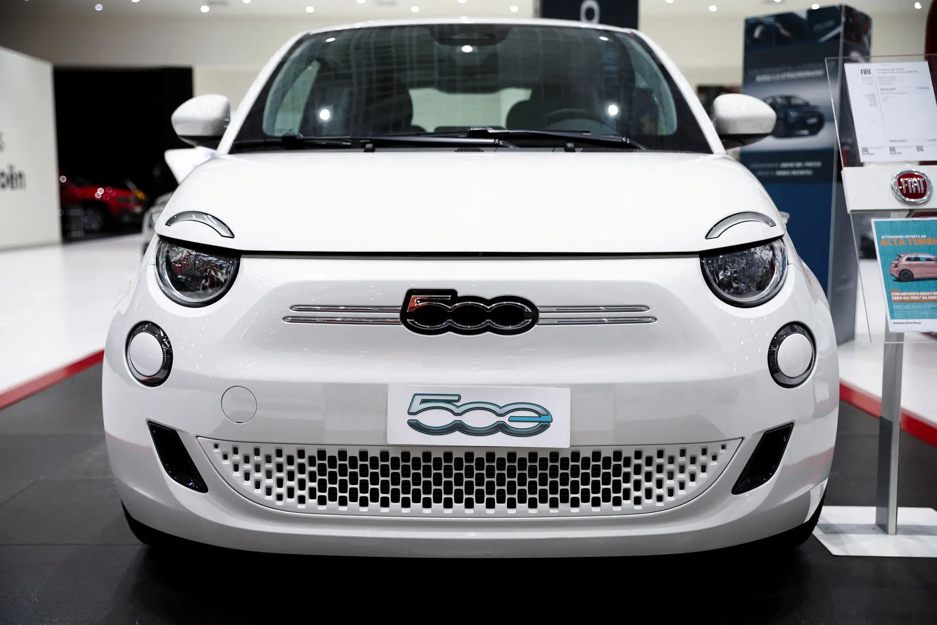 “Falta de encomendas”: Fiat obrigada a parar produção de modelo 500 elétrico