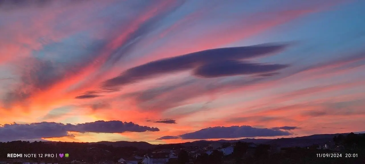 Nuvens "óvni" invadem céus de Portugal, eis a explicação
