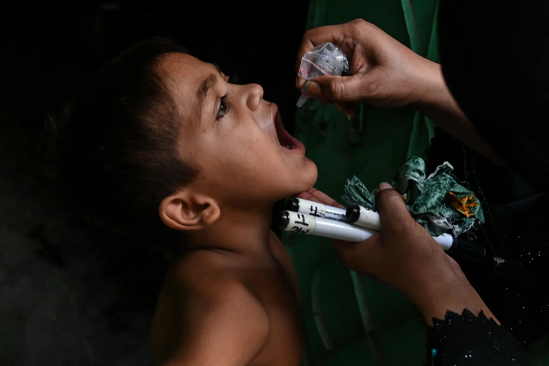 Mais de 100 mil crianças já foram vacinadas contra a poliomielite no norte da Faixa de Gaza