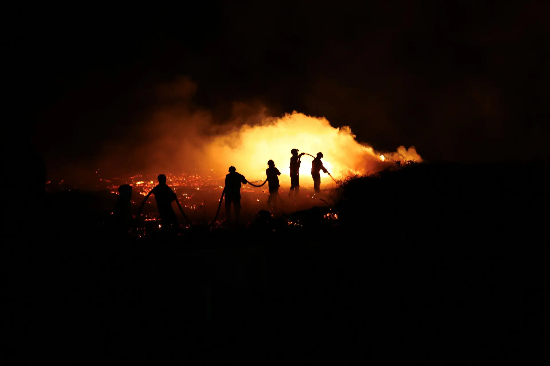 Incêndios e cheias na UE: Von der Leyen quer discussão sobre reparações e adaptação