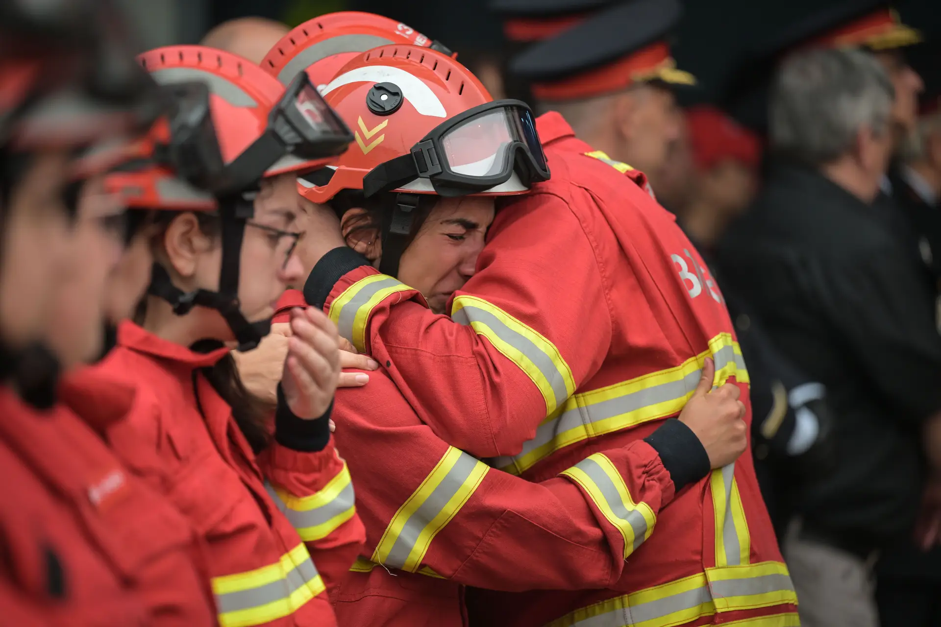 Cerimónias fúnebres de João Silva, bombeiro voluntário de São Mamede de Infesta, falecido no combate ao incêndio em Oliveira de Azeméis