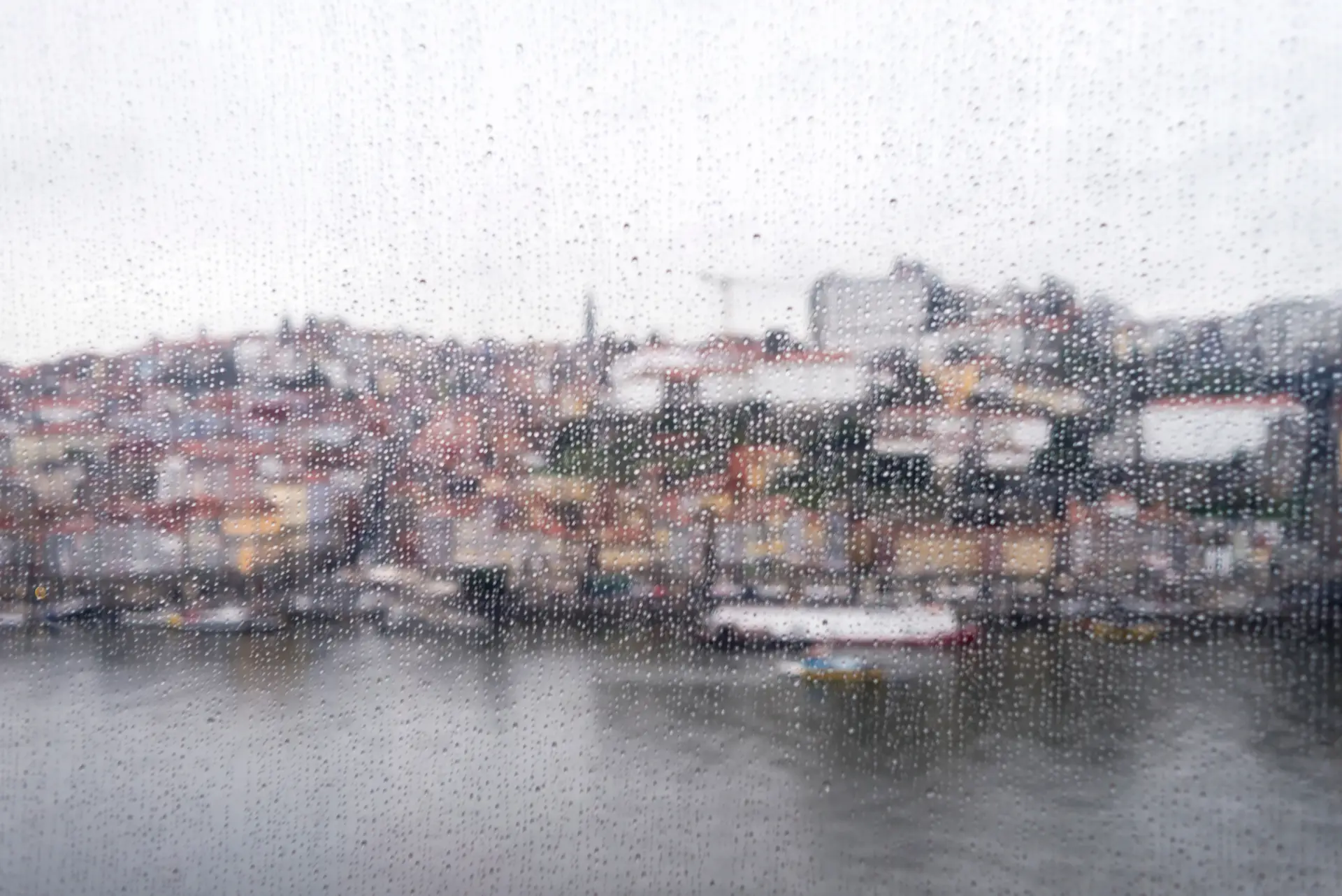 Adeus verão, olá outono: vem aí um fim de semana de chuva com temperaturas mais baixas