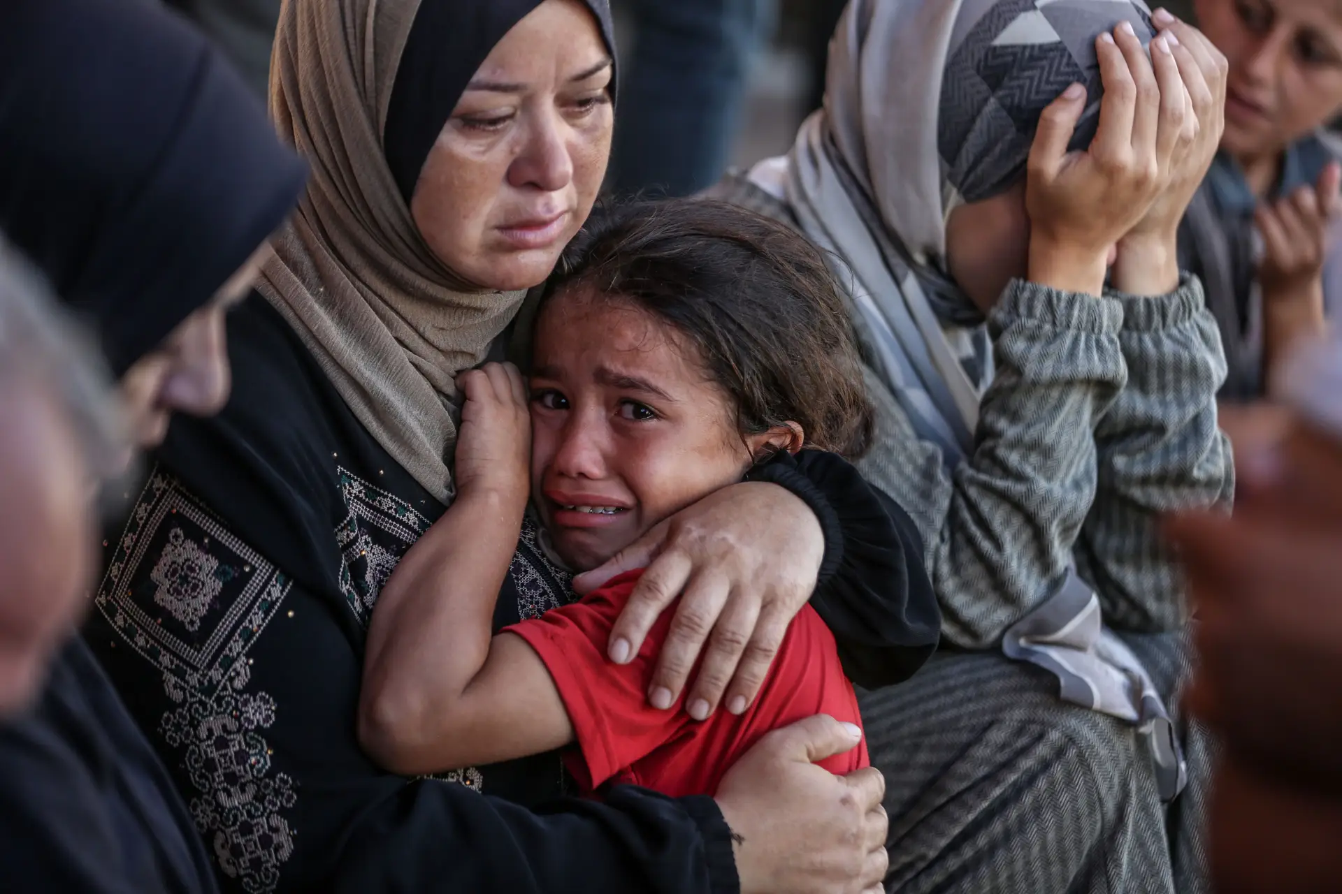 Ataques aéreos israelitas causam 20 mortos na Faixa de Gaza