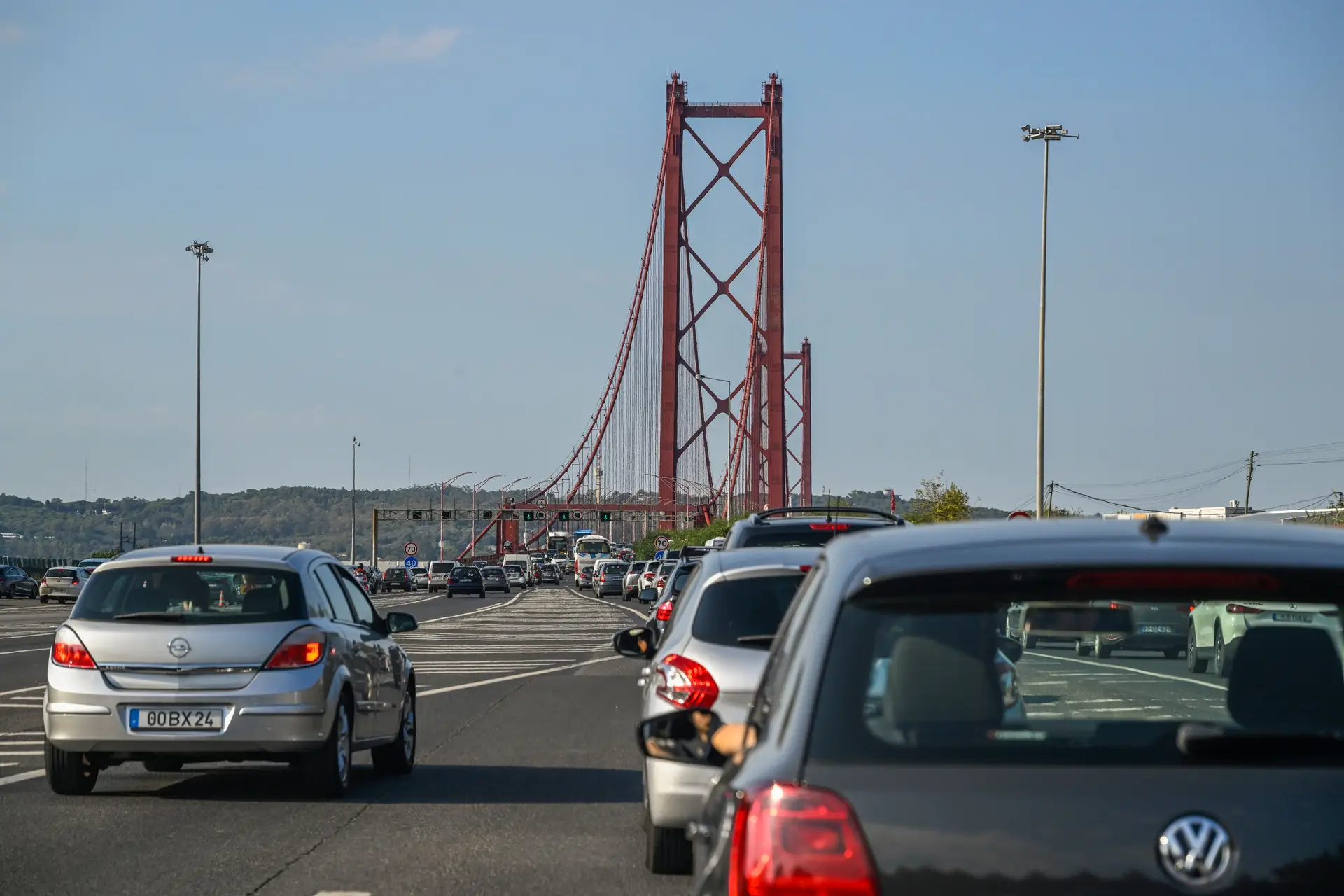 Proibido circular com lonas na Ponte 25 de Abril