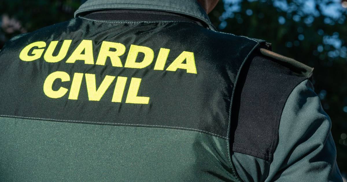 Cheias em Almería: Guardia Civil mostra resgate de dois idosos