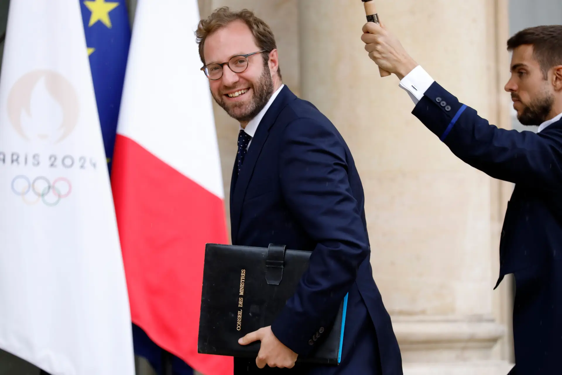 França tem "um dos piores défices" da sua história, alerta ministro da Economia