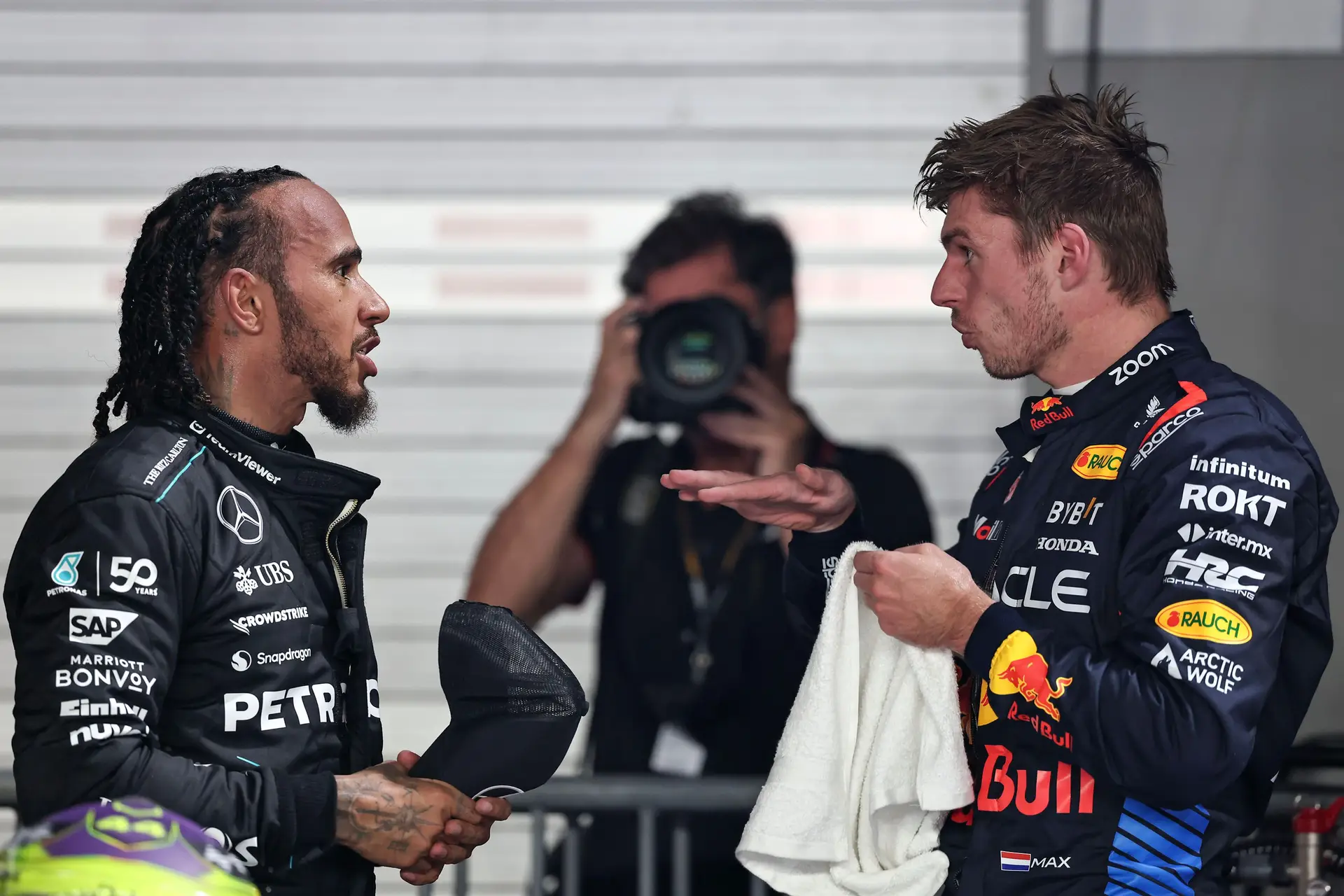 „Witz“: Lewis Hamilton ermutigt Verstappen, die Strafe zu boykottieren