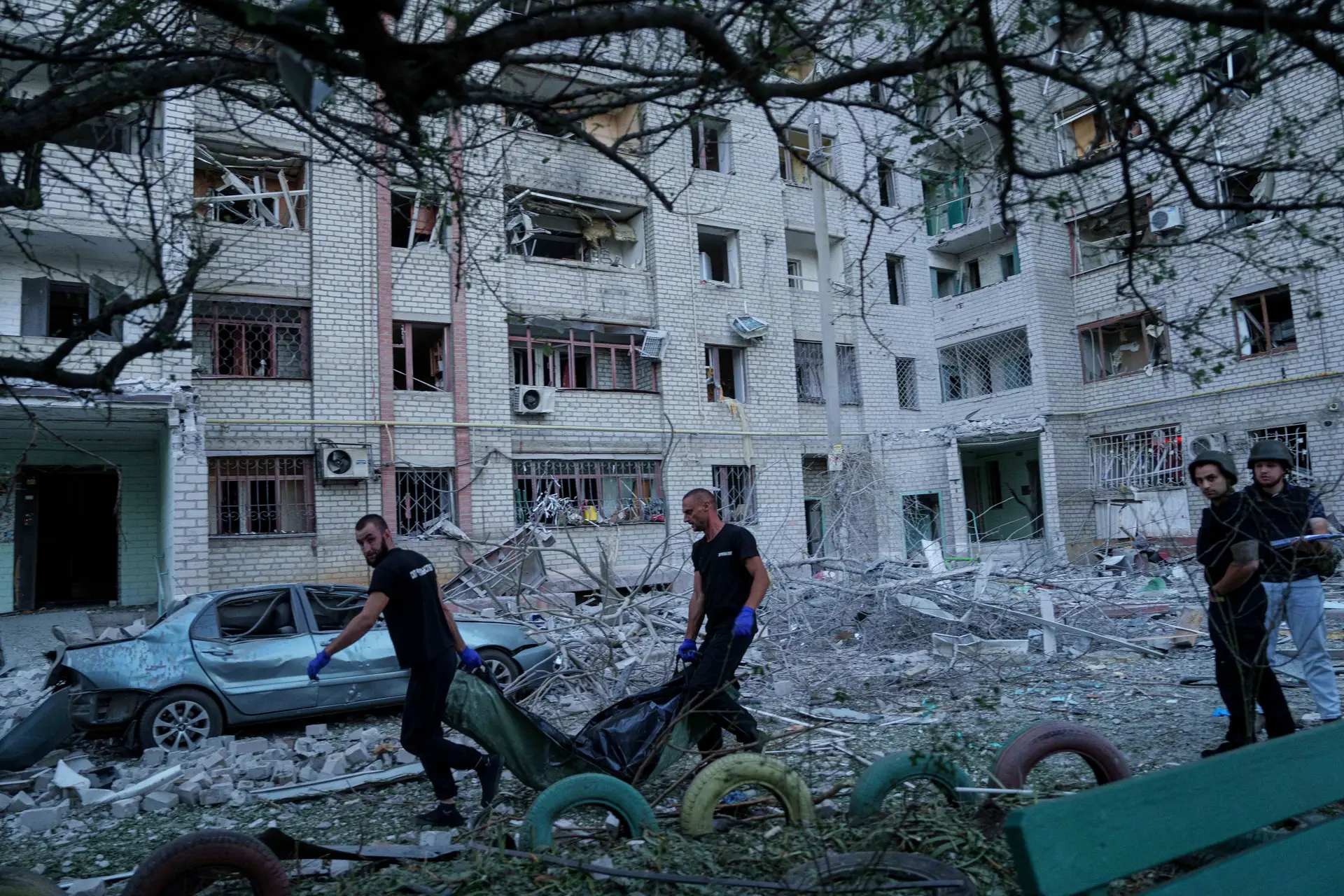 Rússia anuncia mais avanços militares na província de Donetsk
