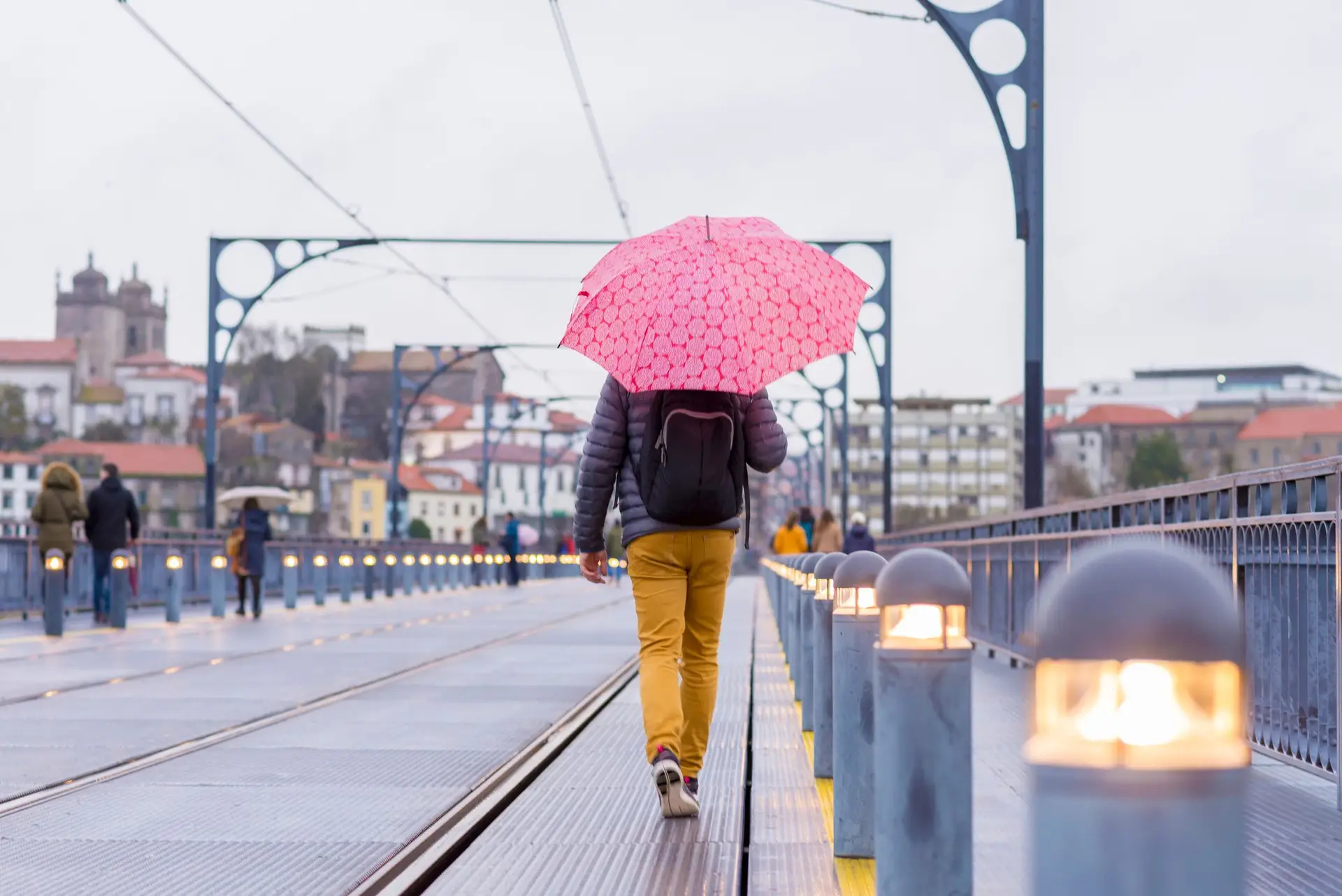 Porto, Braga e Viana do Castelo sob aviso amarelo devido à previsão de chuva