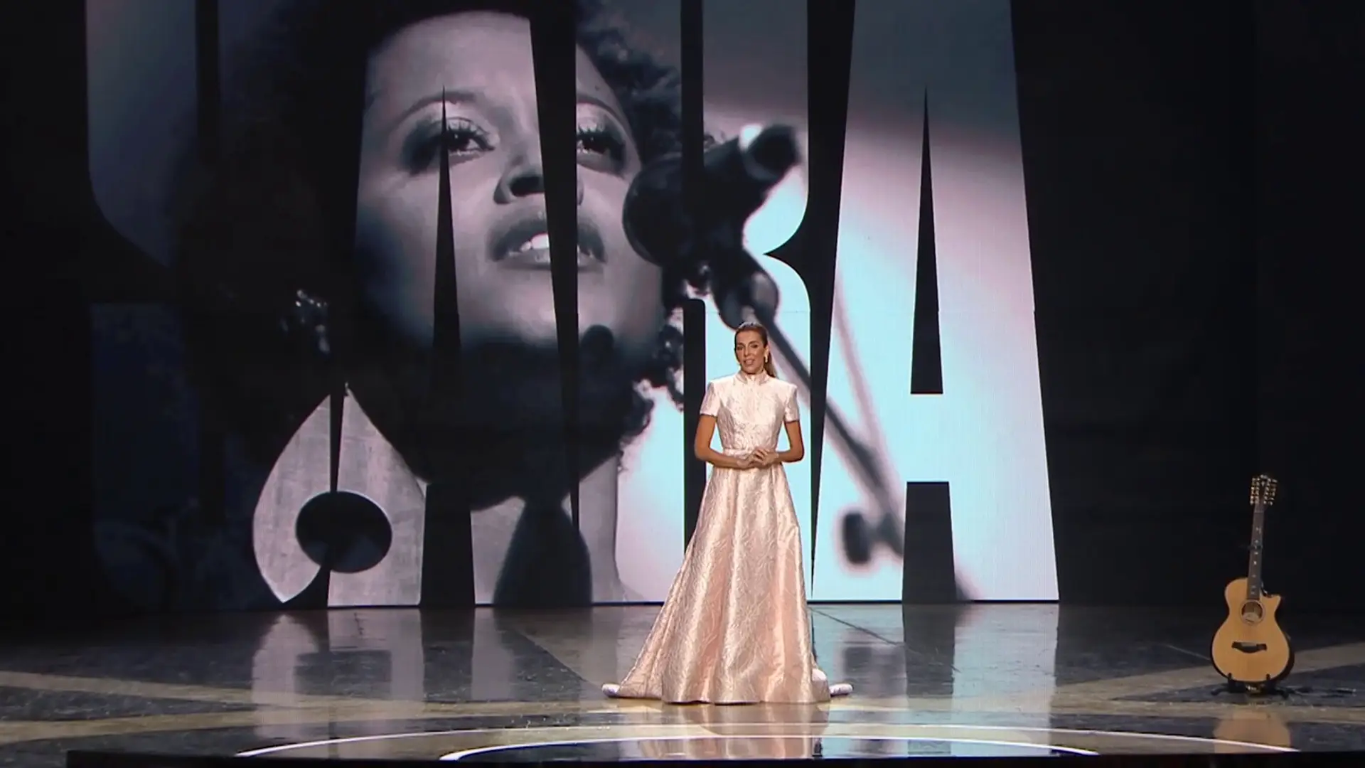 Sara Tavares : la fille à la voix douce qui a qualifié la chanson d’honorée aux Golden Globes