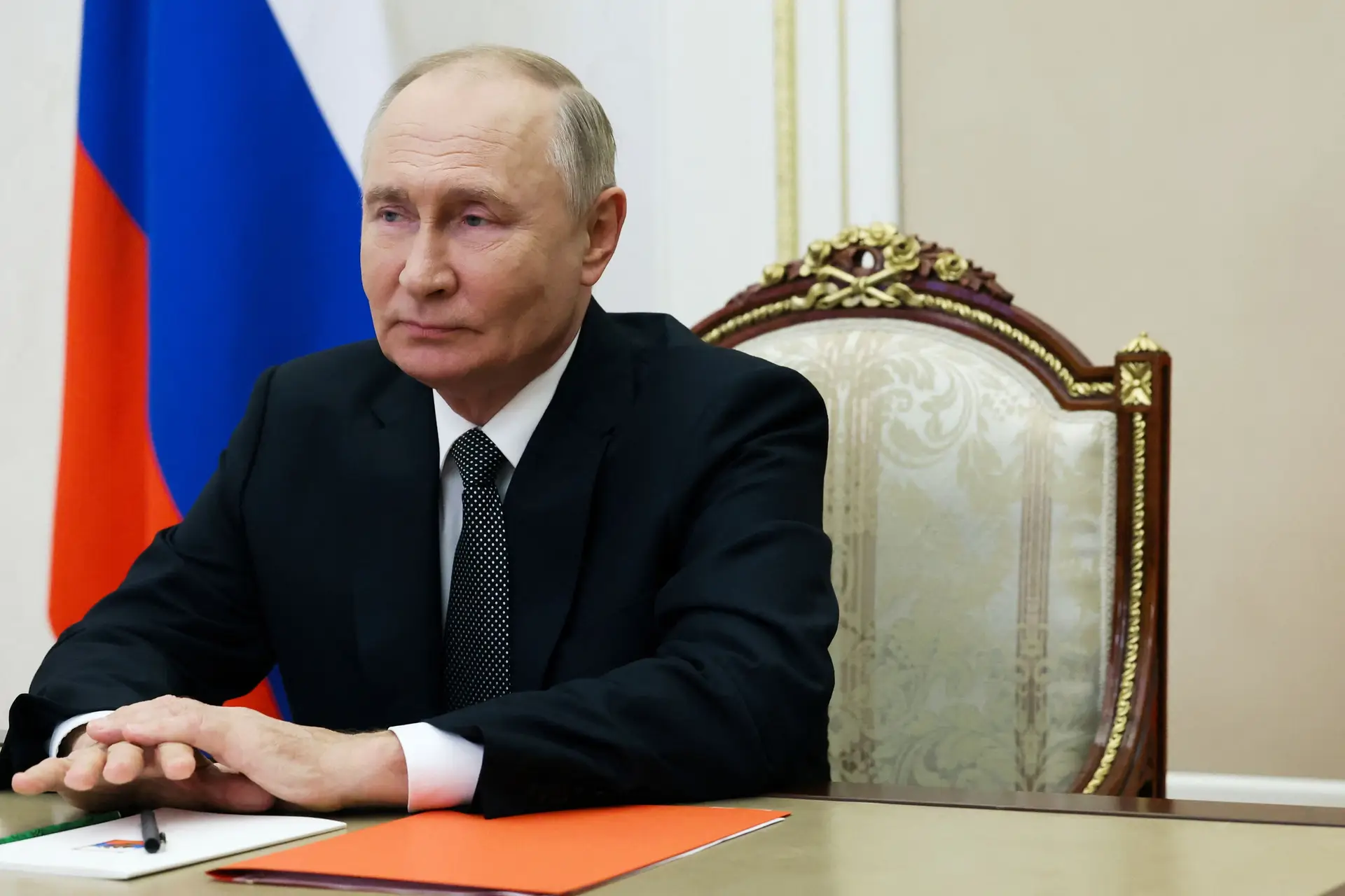 Putin diz que palavras de Zelensky sobre armas nucleares são uma "provocação perigosa"