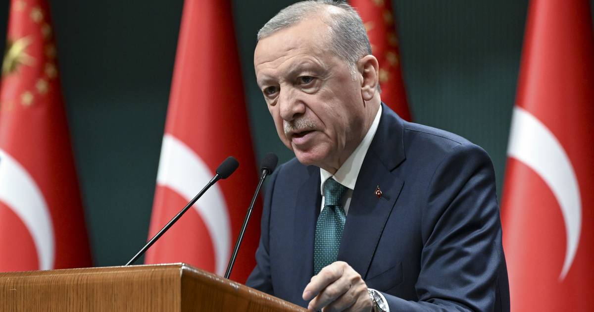Erdogan saúda fim do PKK como passo para Turquia "livre de terrorismo"