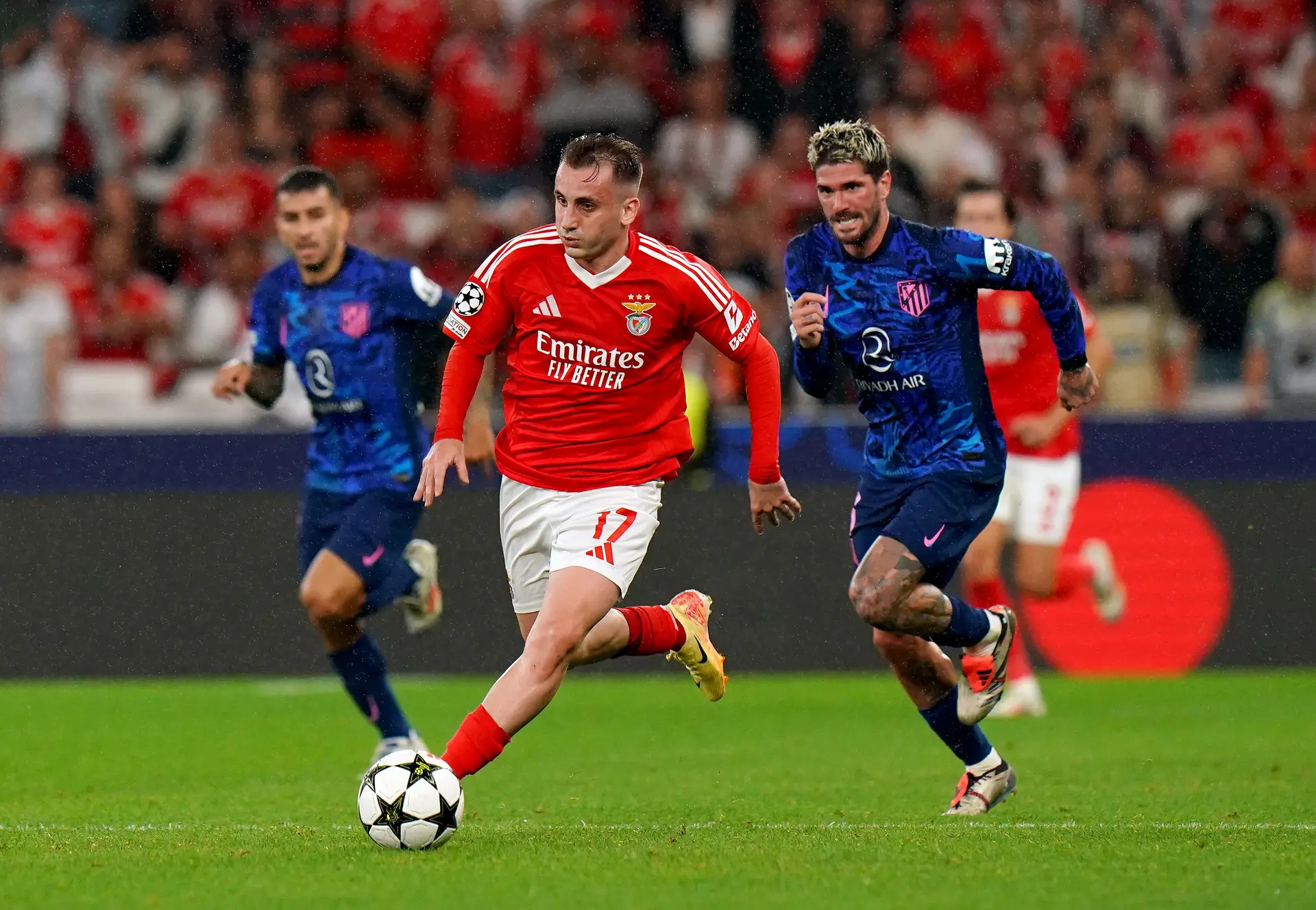 Liga dos Campeões: Benfica goleia Atlético de Madrid na Luz