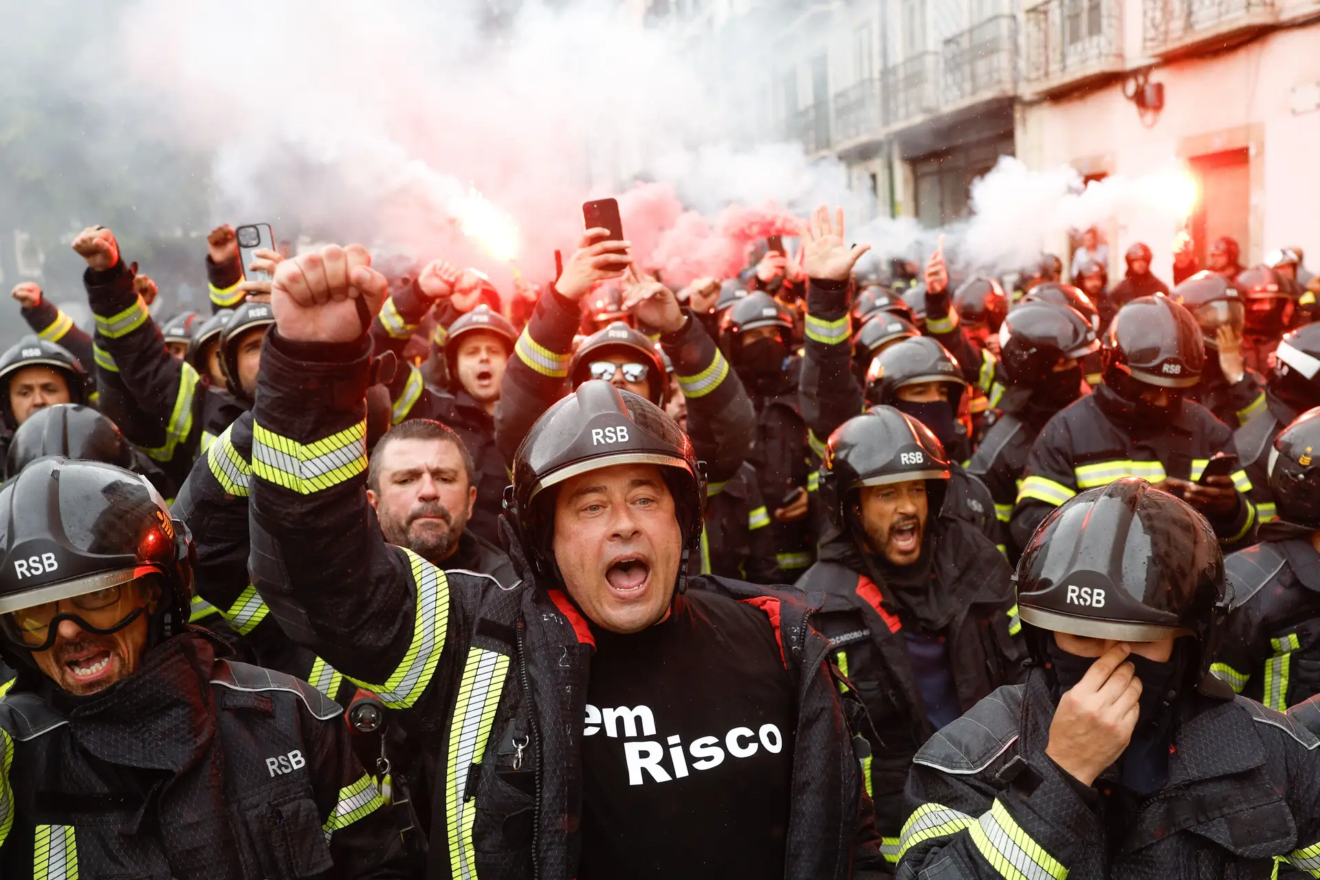 “O culpado é o Governo”: sindicato dos bombeiros sapadores admite excessos nos protestos