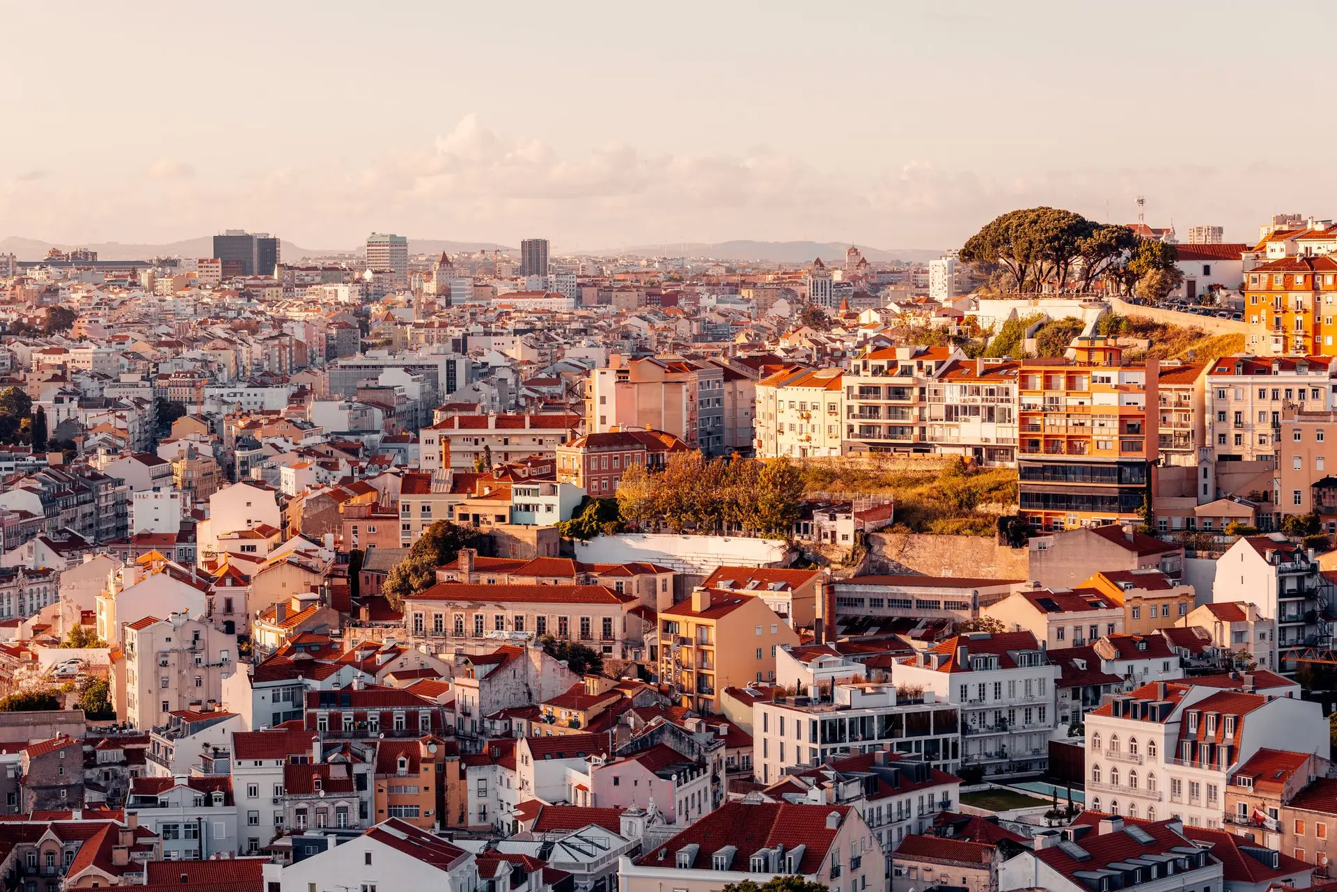 BE exige descida dos preços da habitação, mas Câmara de Lisboa chumba moção