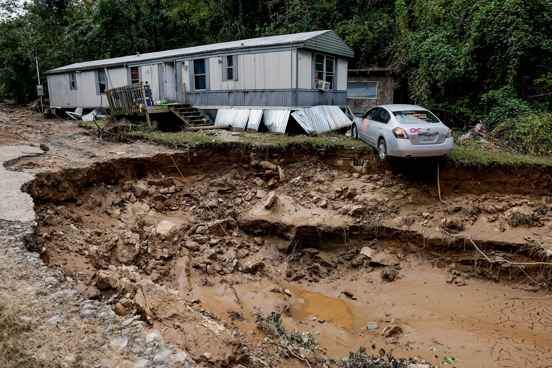 Furacão Helene já fez 200 mortos, Biden envia 1.000 soldados para área devastada