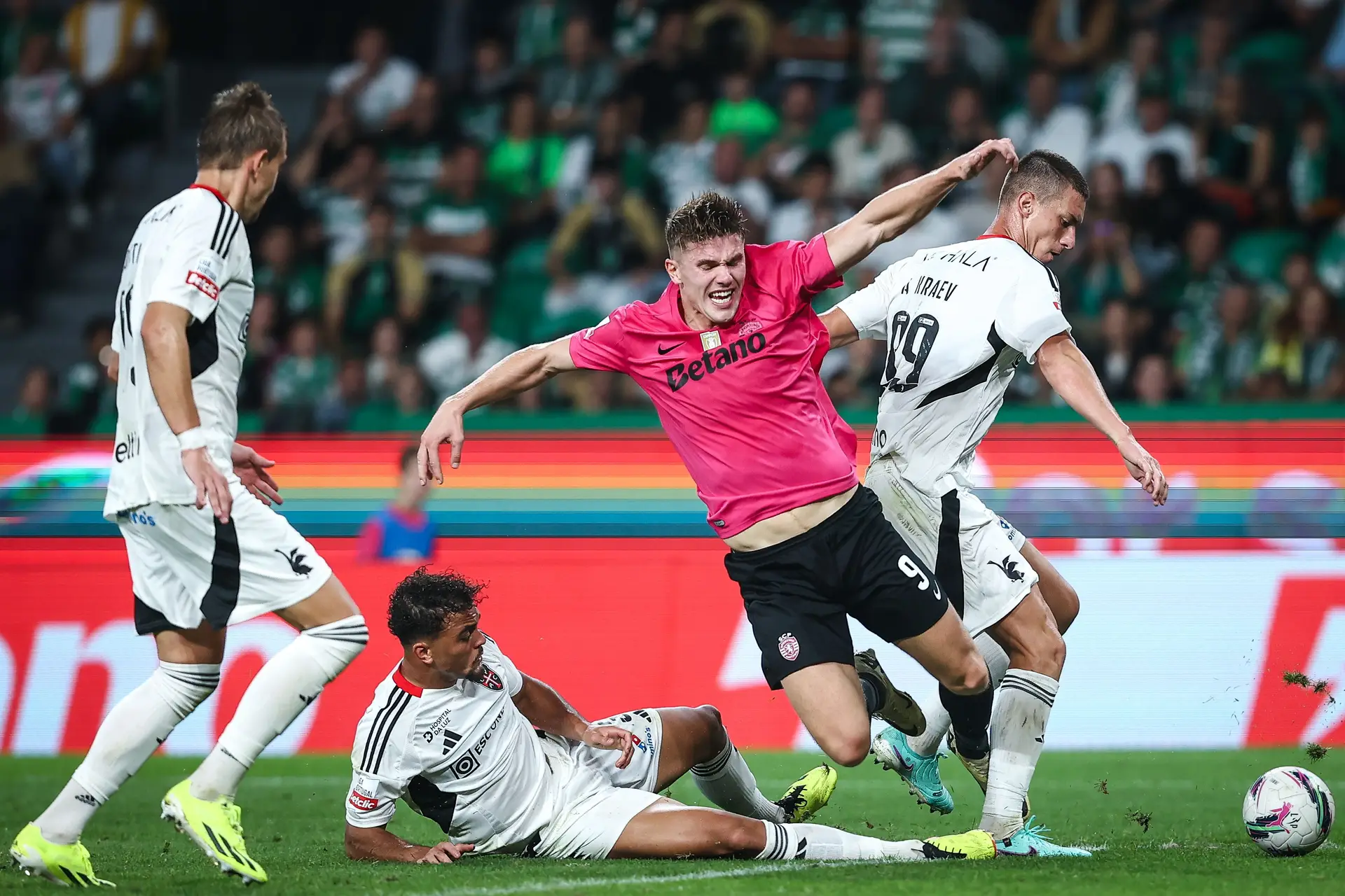 Sporting vence Casa Pia e consegue 8.ª vitória consecutiva no campeonato