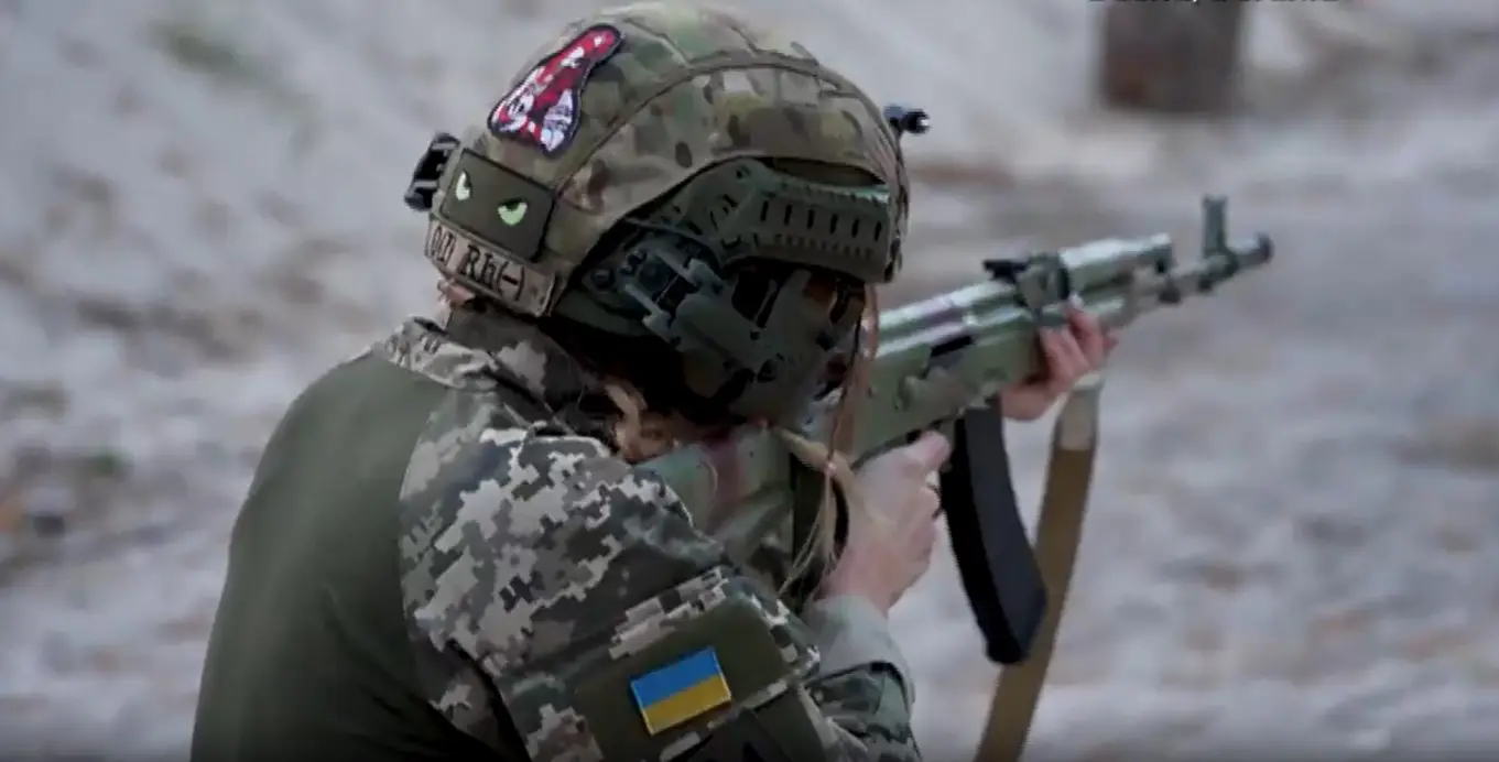 Rússia diz ter conquistado aldeia na frente sul, Ucrânia acusa Coreia do Norte de apoiar Moscovo